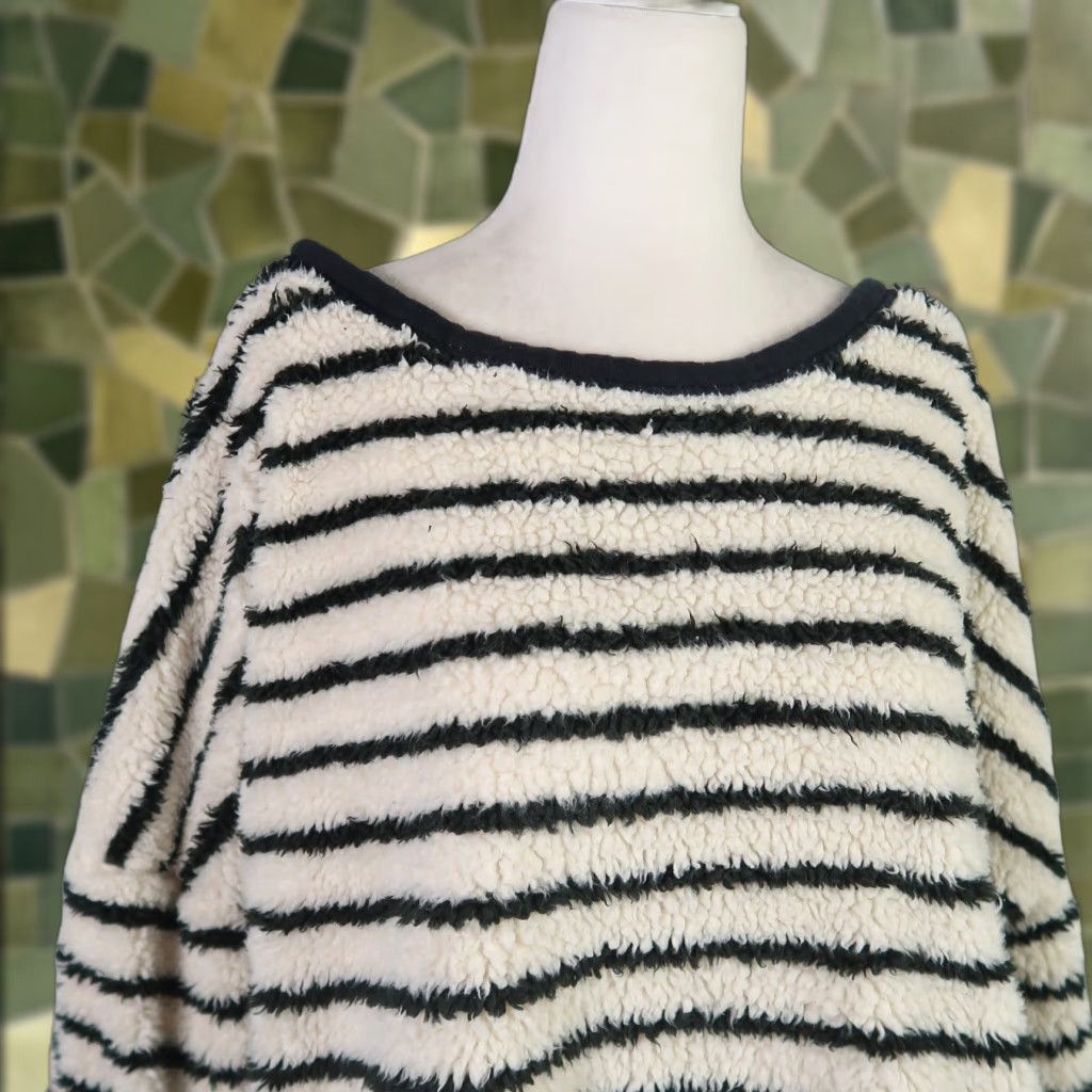 Free People Free People Sweater Shirt Women S Cream Striped Faux Sherpa Teddy Pullover Long Sleeve Knit Casual Size S / US 4 / IT 40 - 1 Thumbnail