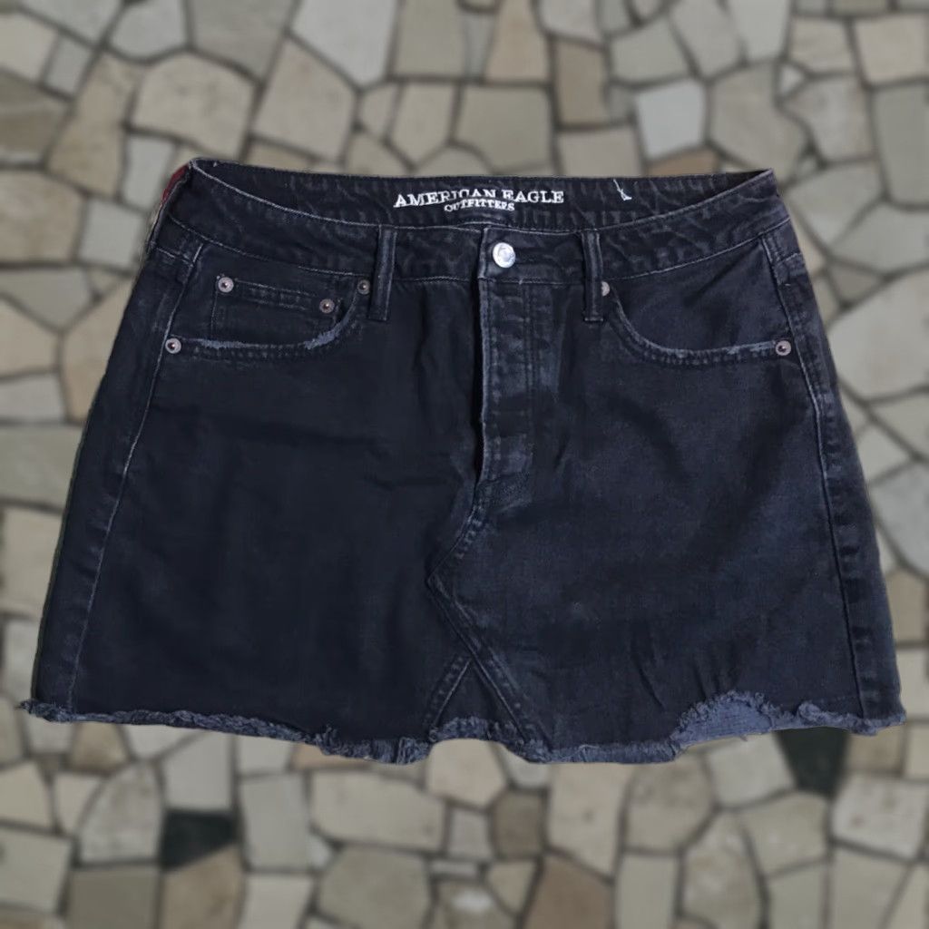 American Eagle Outfitters American Eagle Denim Skirt Womens 10 Button Fly Boho Festival Black Raw Hem Size 32" / US 10 / IT 46 - 1 Thumbnail