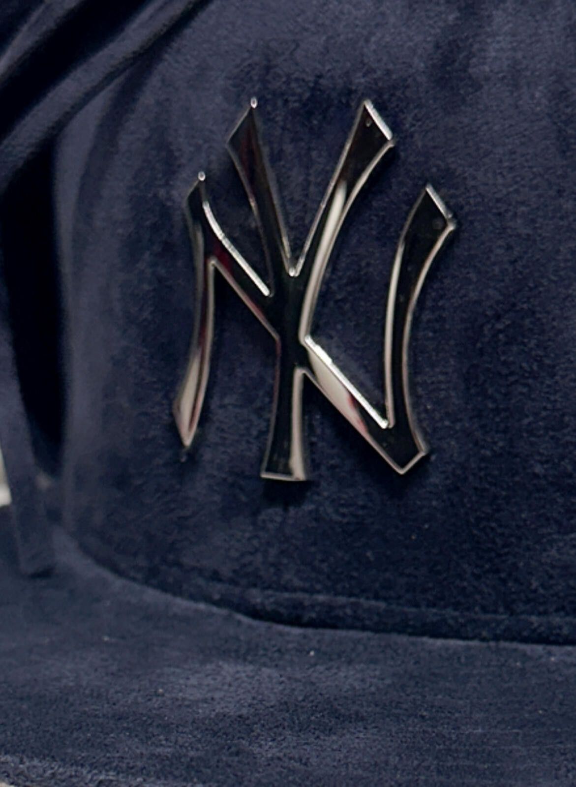 New York Yankees New Era New York Yankees Chrome / Suede Dog Ear 59FIFTY 7/14 Size ONE SIZE - 1 Thumbnail