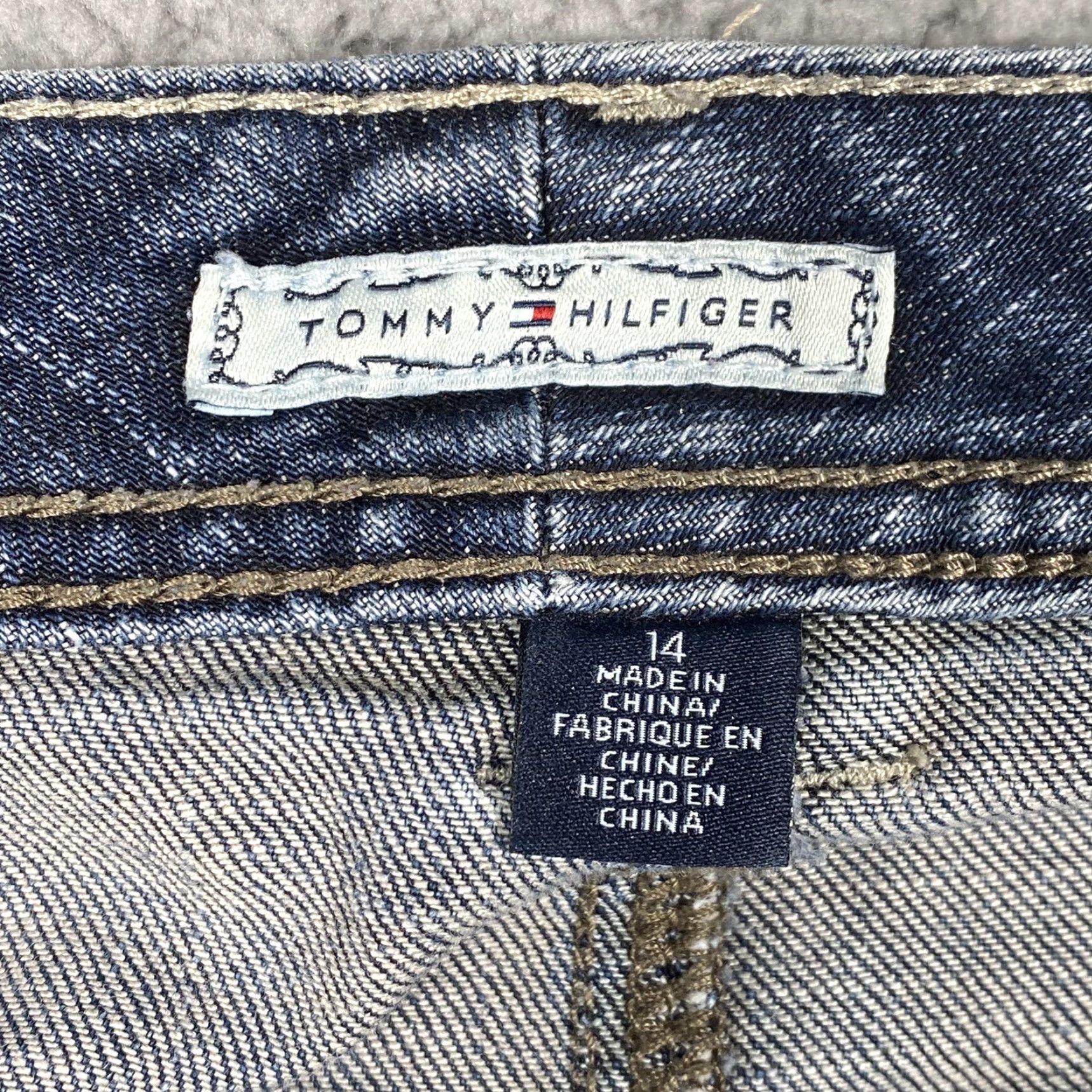 Tommy Hilfiger Tommy Hilfiger Women's Jeans Boot Cut Denim Size 14R Medium Wash 32x31 EUC Size 36" / US 14 / IT 50 - 4 Thumbnail