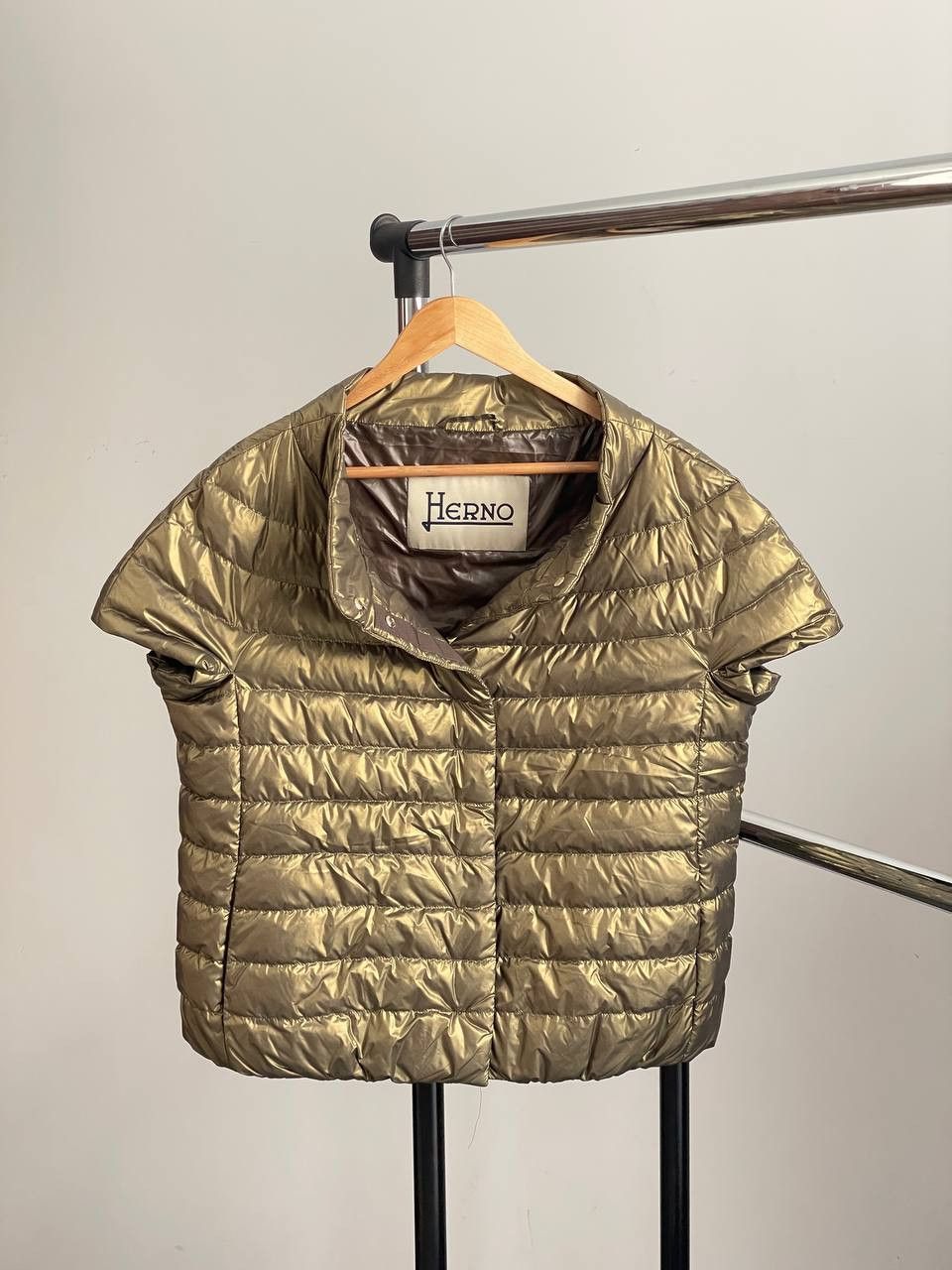 Herno Herno Emilia Cap Sleeve Quilted Gold Down Jacket Size L / US 10 / IT 46 - 1 Thumbnail