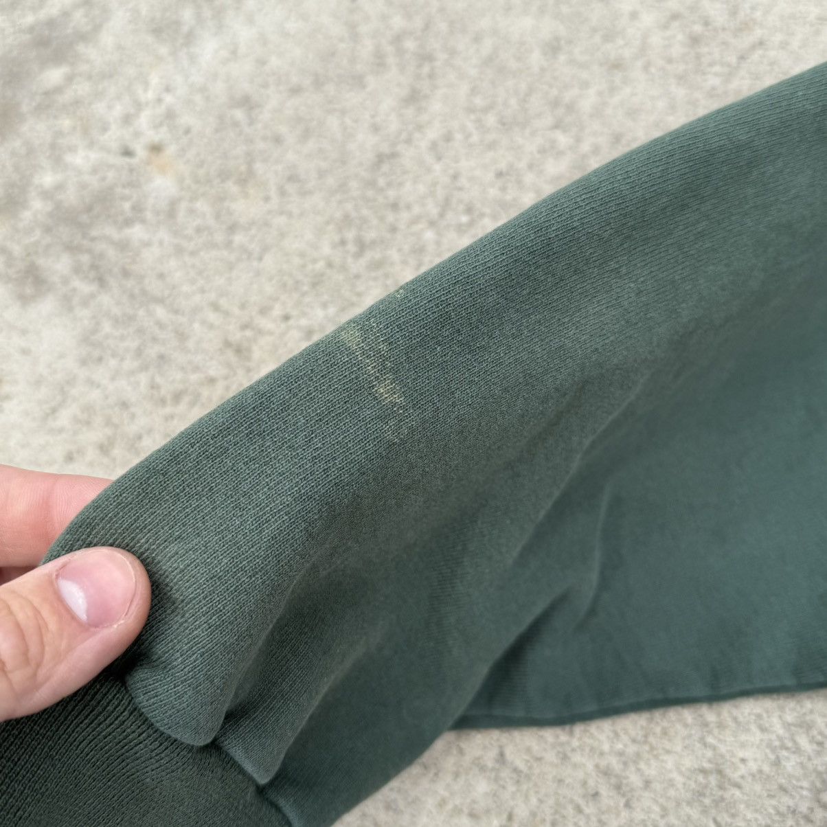 Champion Vintage 00’s Champion Embroidered Thrashed Faded Sweatshirt Size US L / EU 52-54 / 3 - 6 Thumbnail