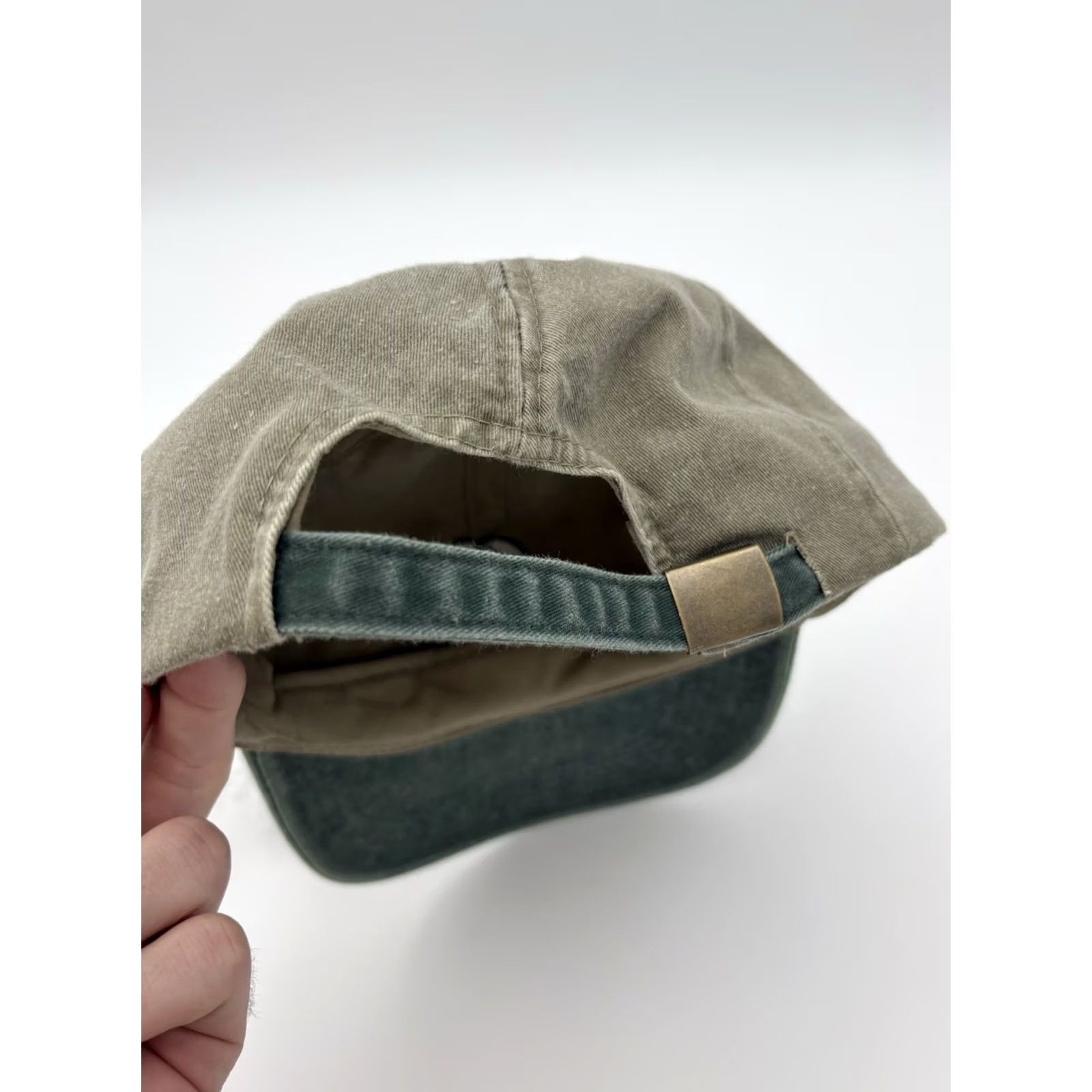 Vintage VINTAGE Hilton Double Tree Hotel Denver Hat Cobra Cap Baseball Cap Mens Adjustable Beige 90s Cotton Lightweight Breathable Cap Size ONE SIZE - 3 Thumbnail