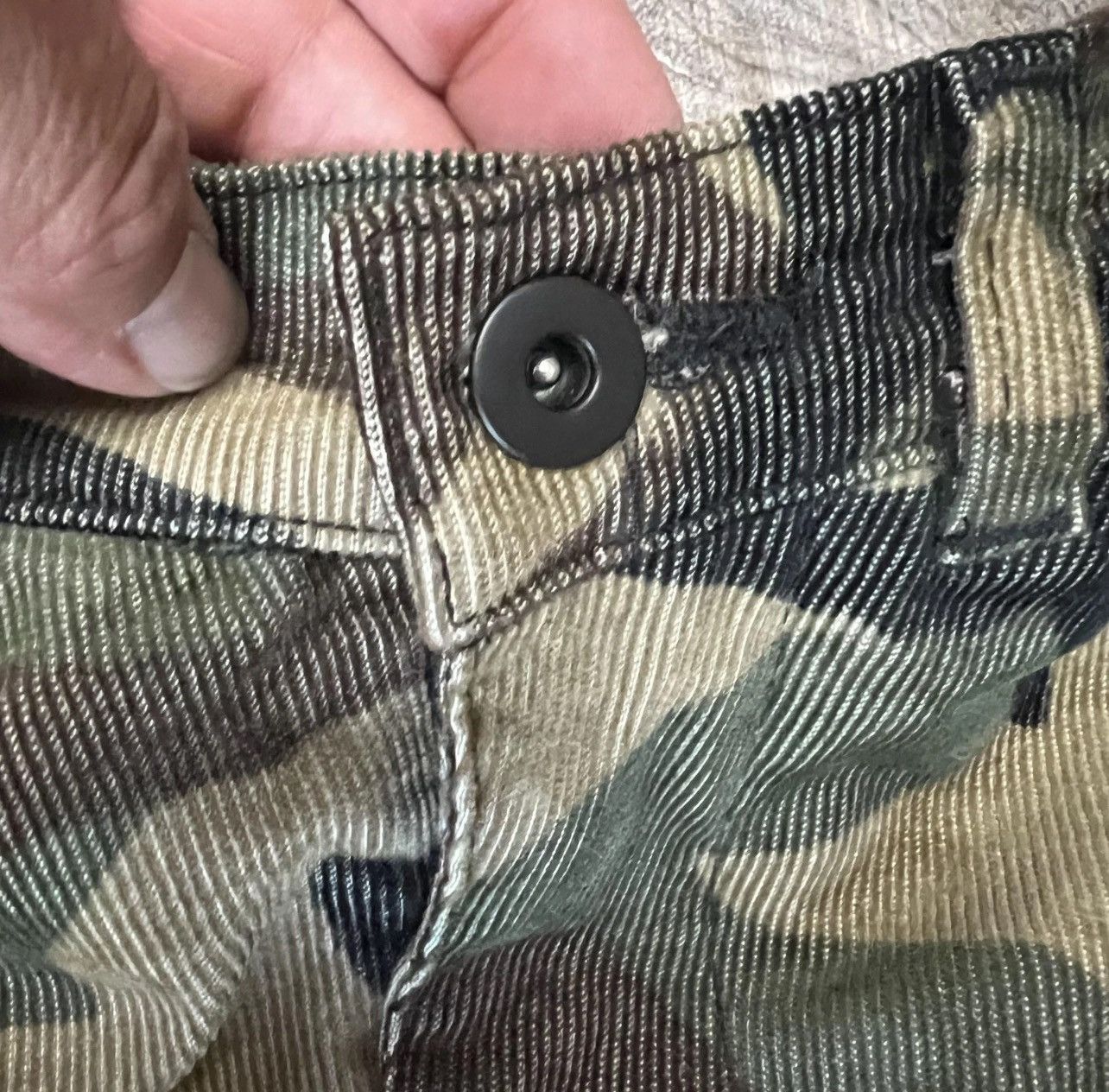 Other Reserved Essential Pants Mens 34 Green Camo Corduroy Cargo Size US 33 - 8 Thumbnail
