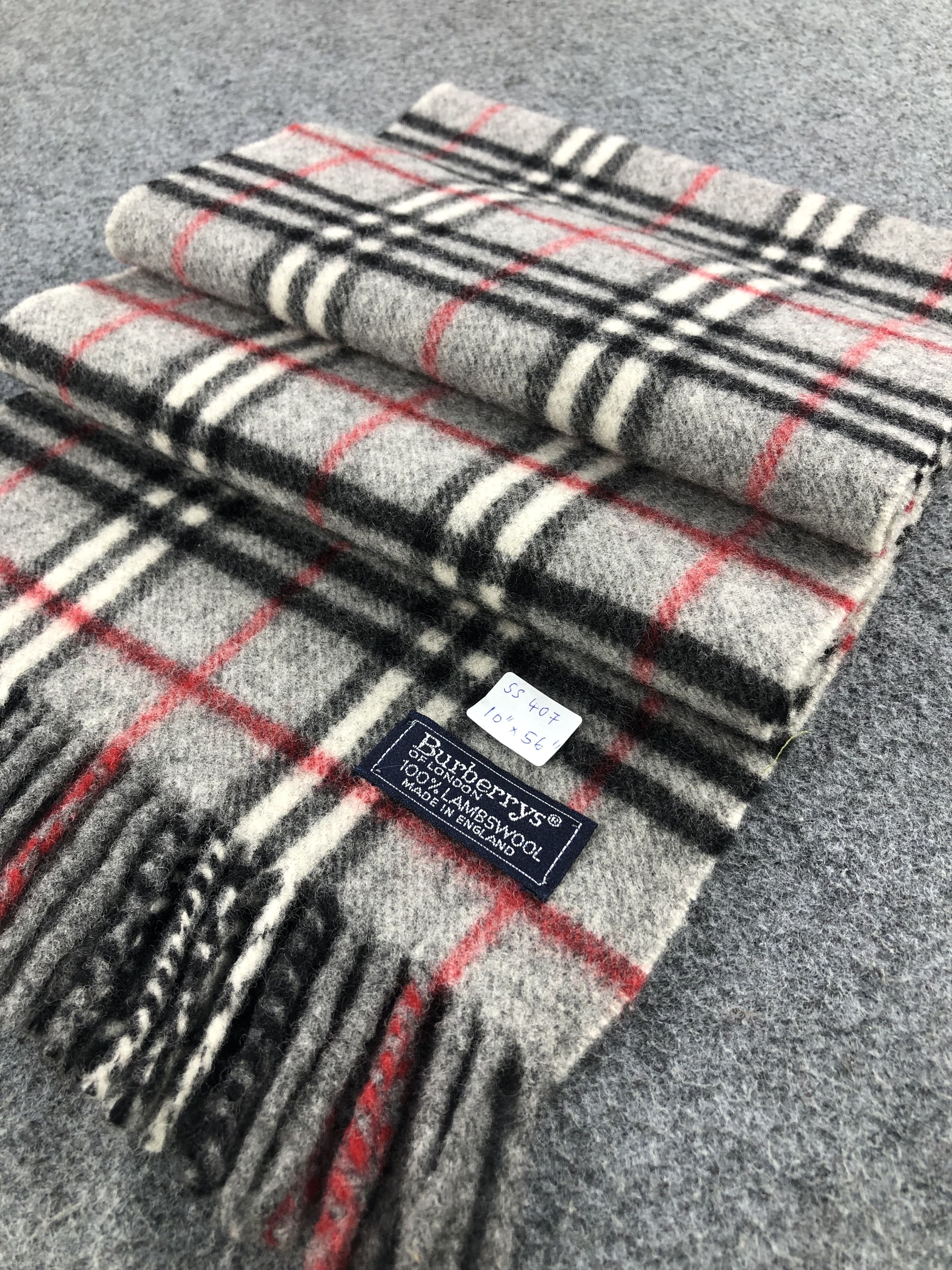 Burberry Burberrys Scarf / Muffler / Neckwear Lambswool Size ONE SIZE - 2 Thumbnail