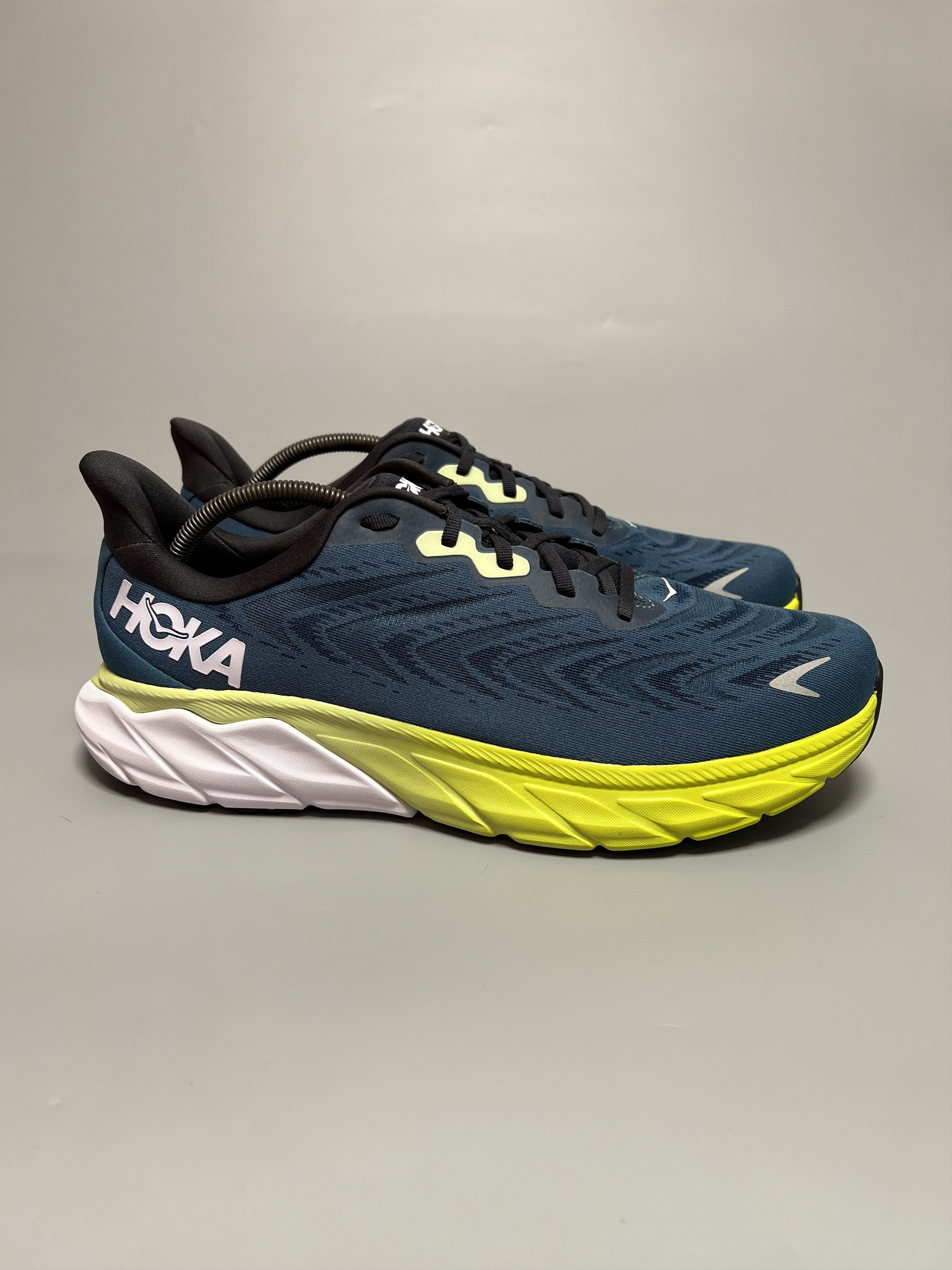 Hoka 12.5D Hoka One One Arahi 6 Running Shoes Walking Gym Size US 12.5 / EU 45-46 - 1 Thumbnail