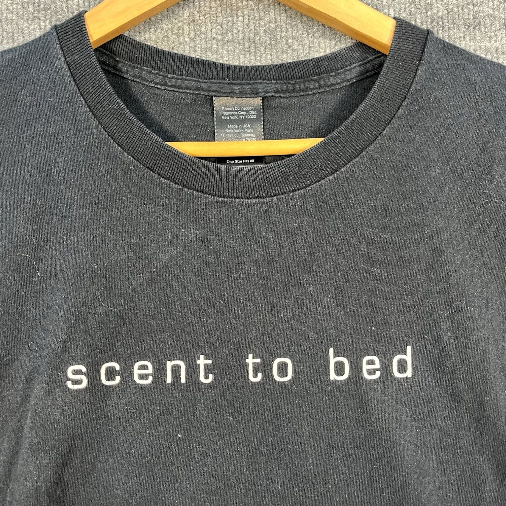 French Connection VINTAGE French Connection T-Shirt L Black Streetwear Y2K 90s Scent To Bed Mens Size US L / EU 52-54 / 3 - 2 Thumbnail