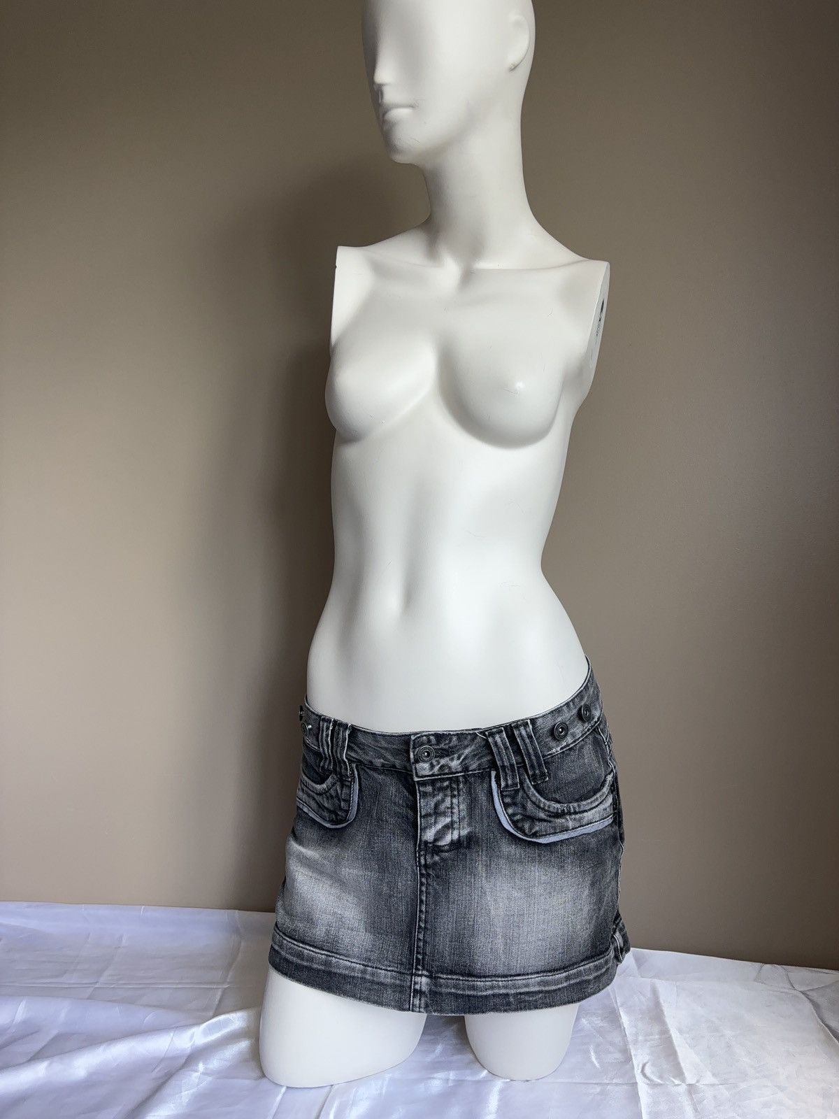 Japanese Brand × Vintage Faded denim vintage mini skirt Size 28" / US 6 / IT 42 - 2 Thumbnail