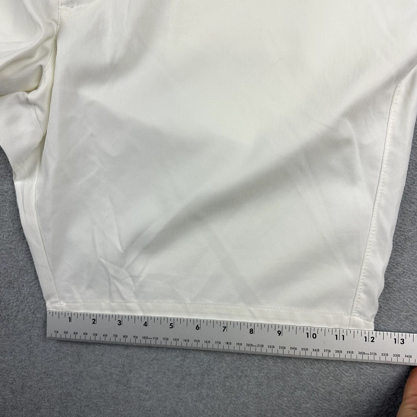 Under Armour Under Armour Shorts Mens 40 White HeatGear Golf Athletic Nylon Stretch Casual Size US 40 / EU 56 - 7 Thumbnail