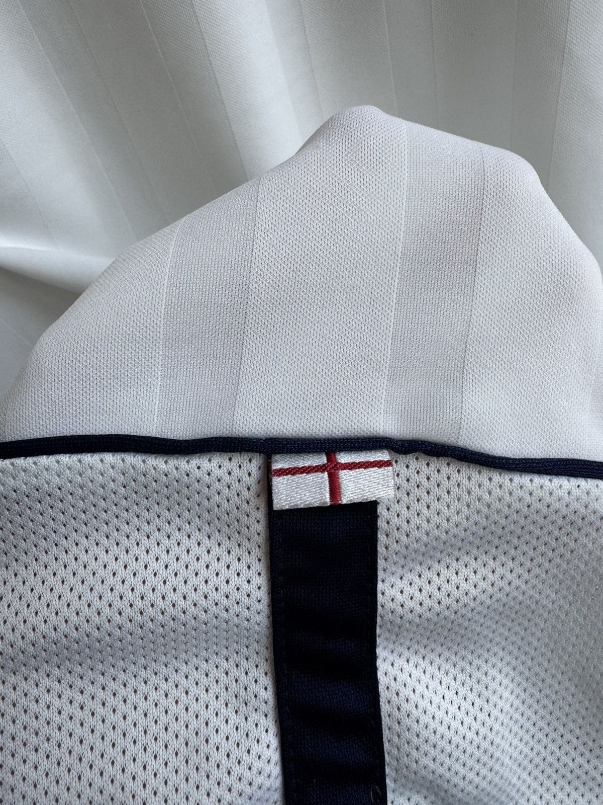 Umbro ENGLAND 2001 2002 2003 HOME FOOTBALL SHIRT SOCCER JERSEY Size US XL / EU 56 / 4 - 15 Thumbnail