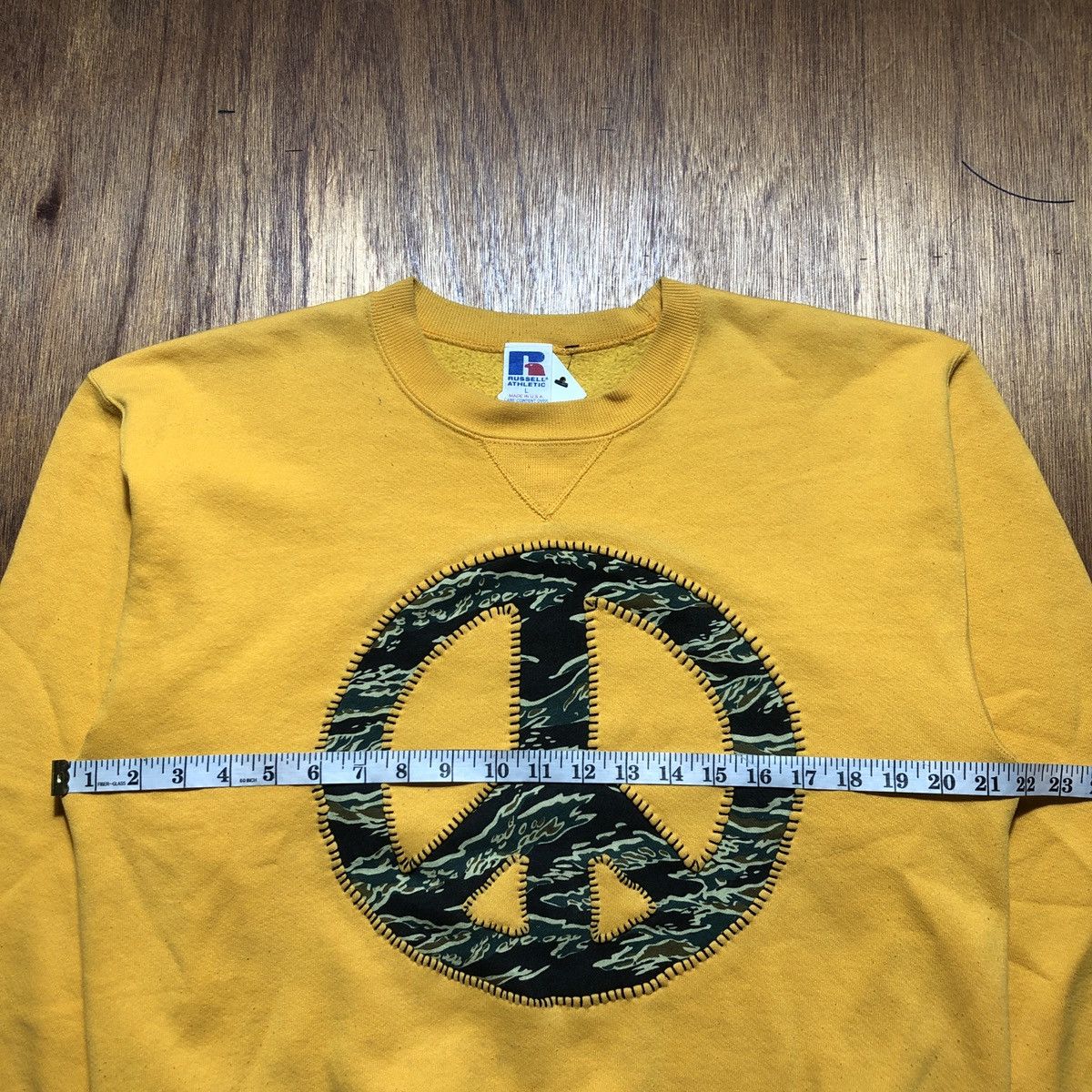 Russell Athletic × Vintage Vintage Russell Athletic Custom Made “Peace” Size US L / EU 52-54 / 3 - 10 Thumbnail