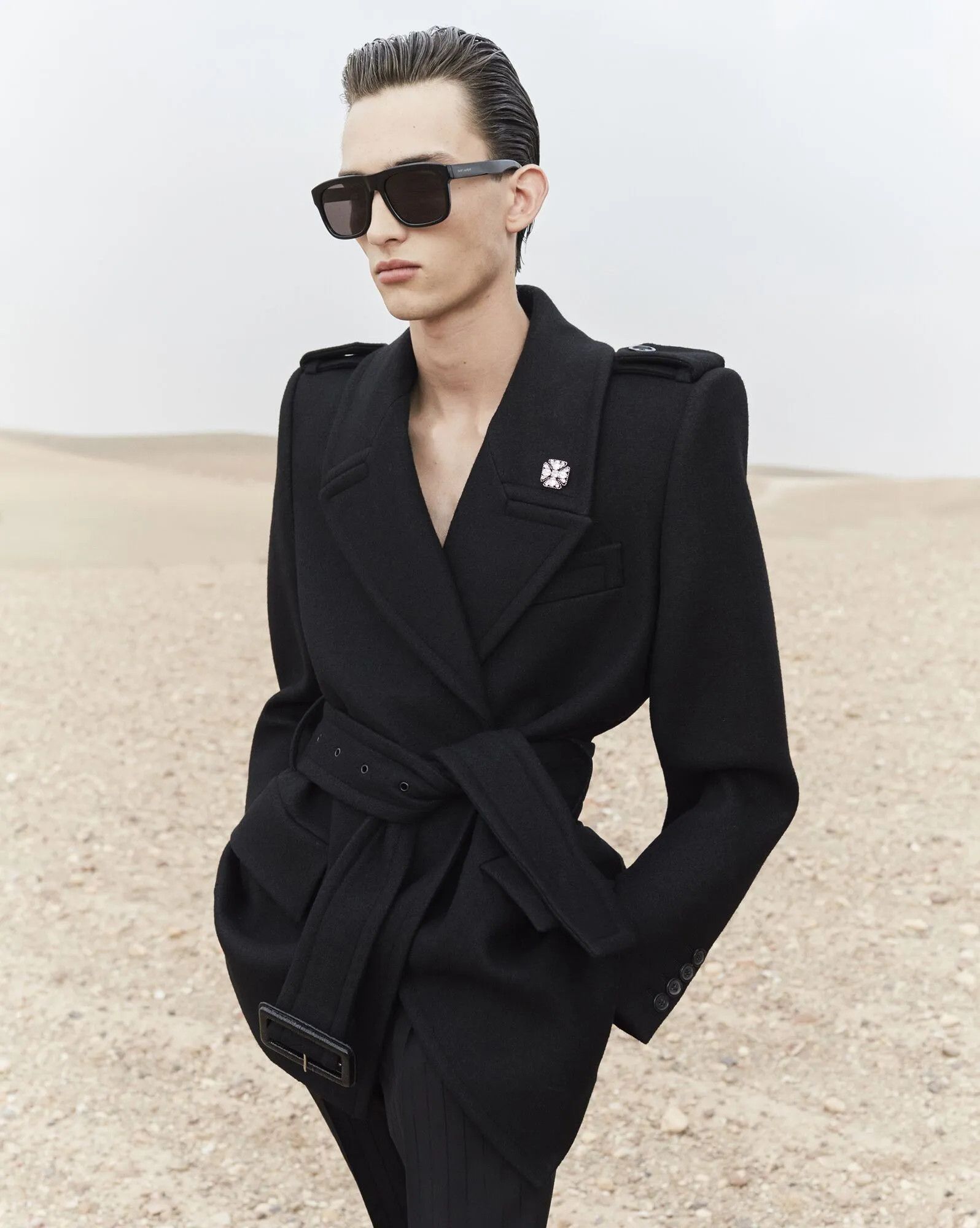 Saint Laurent Paris o1s1wg111124 Oversize Shoulder Coat in Black Size US S / EU 44-46 / 1 - 2 Thumbnail