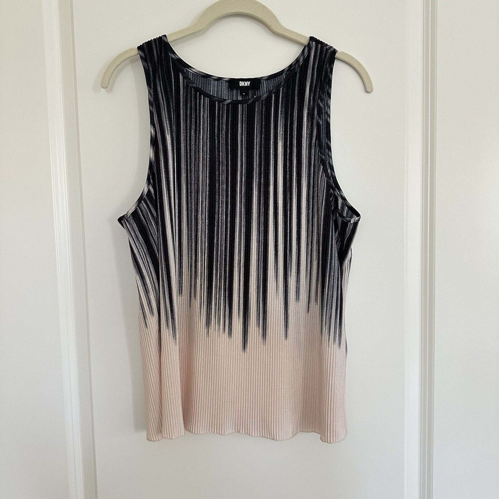 DKNY DKNY Ombre Crepe Pleated Top Black Creamy Blush Size US 6 Size M / US 6-8 / IT 42-44 - 2 Thumbnail