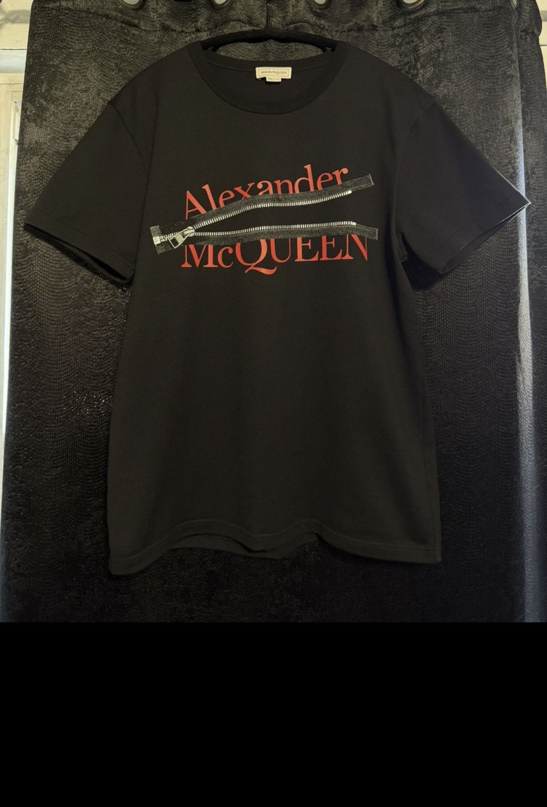Alexander McQueen Zipper Logo Tshirt in Black Size US S / EU 44-46 / 1 - 1 Thumbnail