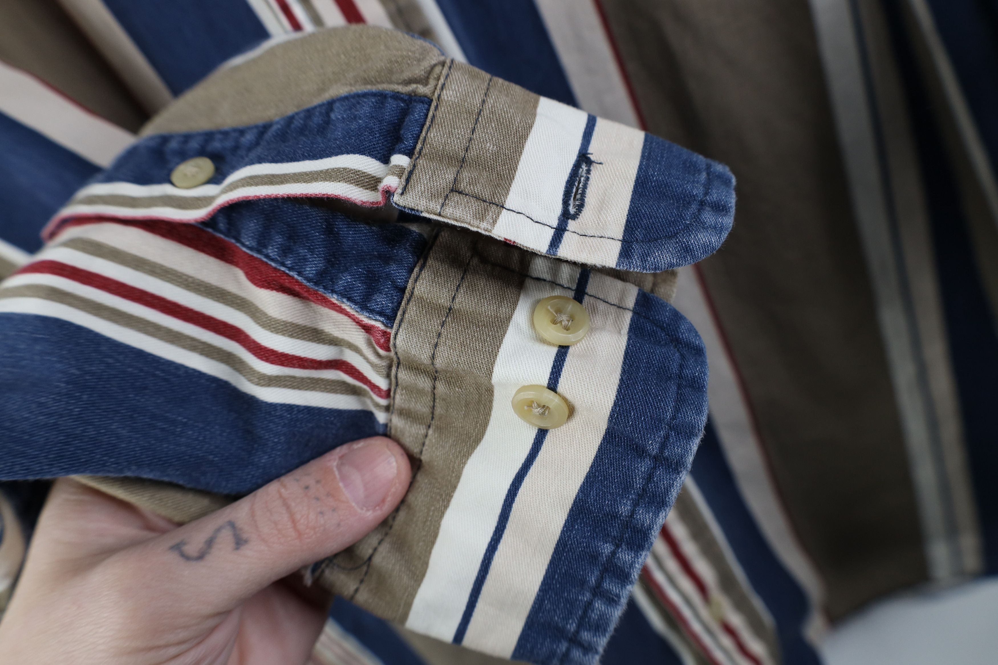 Vintage Vintage 90s Streetwear Block Collared Button Down Shirt Size US XL / EU 56 / 4 - 5 Thumbnail