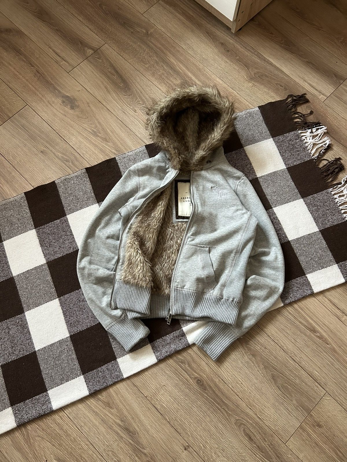 Abercrombie & Fitch Abercrombie & Fitch fur hoodies LGB If six was nine style Size L / US 10 / IT 46 - 1 Thumbnail