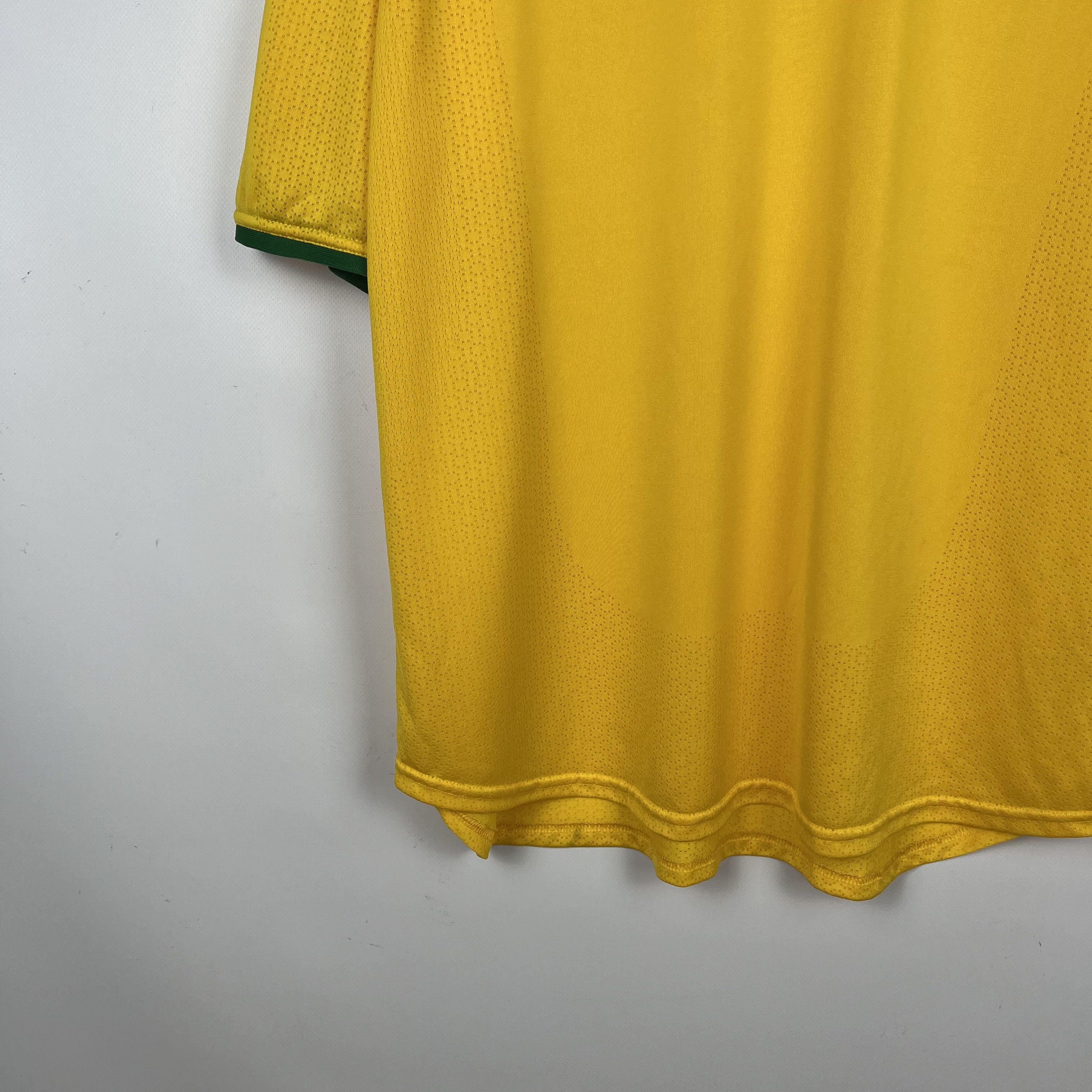 Nike Vintage Nike Brazil Home Soccer Jersey Shirt 2000/2002 Size US XL / EU 56 / 4 - 4 Thumbnail