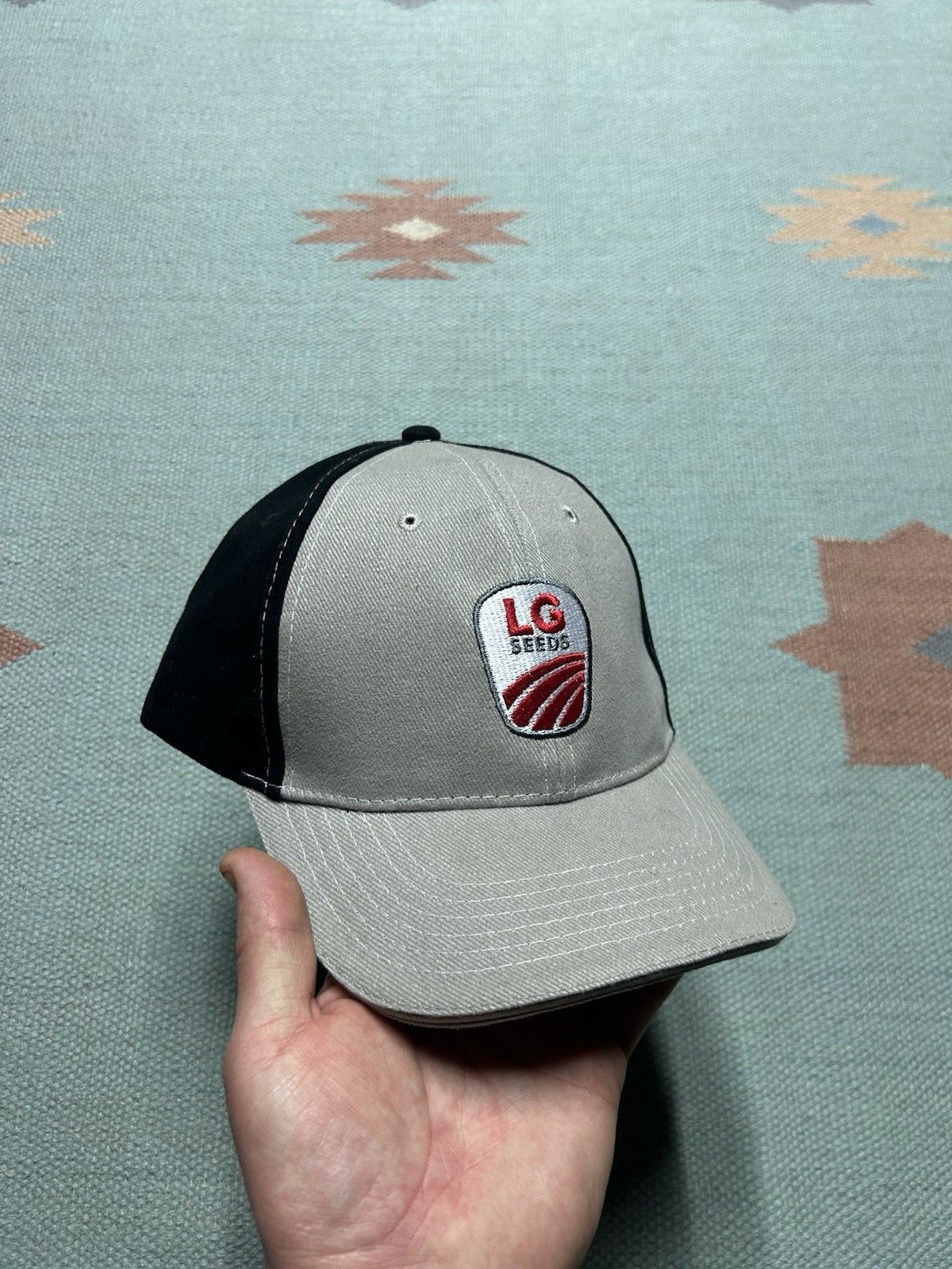Vintage LG Seeds strapback hat cap farm feed gray black embroidered Size ONE SIZE - 1 Thumbnail