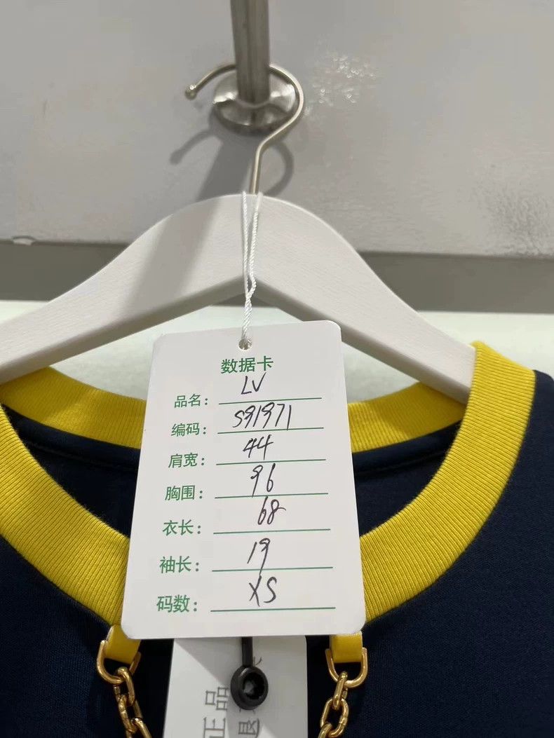 Louis Vuitton Louis Vuitton Blue and yellow No.4 slogan chain short sleev Size US XS / EU 42 / 0 - 7 Thumbnail