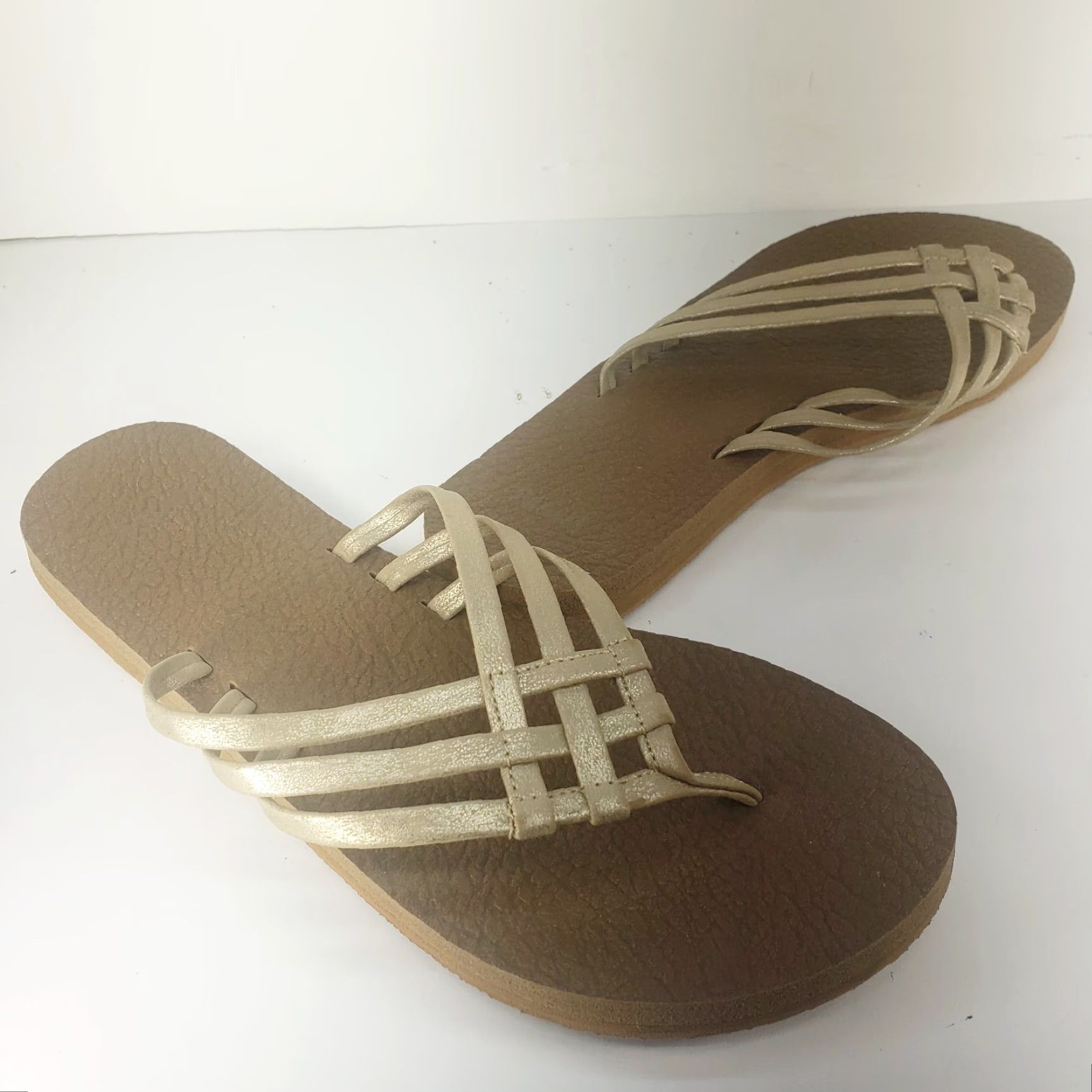 Sanuk Sanuk Womens 10 Yoga Salty Metallic Flip Flops Sandals Champagne Gold 1091372 Size US 10 / IT 40 - 3 Thumbnail