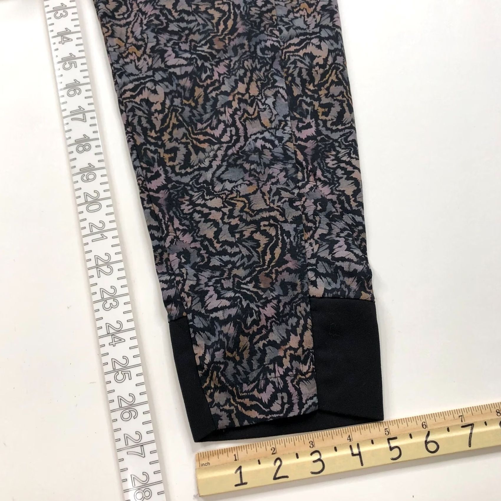 Athleta Athleta Trekkie North Jogger High Rise 4 Fit 28W 27L All Over Print 533655 Size 28" / US 6 / IT 42 - 5 Thumbnail