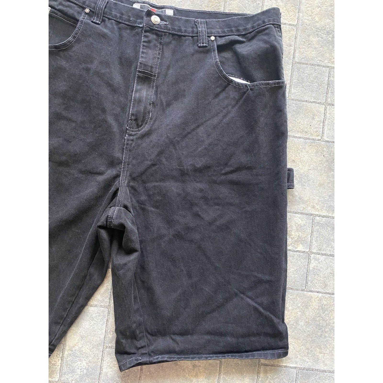 Southpole VINTAGE Southpole Denim Shorts Men’s Size 42 Black Embroidered Back Pocket Shorts Mens 42 Black Embroidered Back Pocket Size US 42 / EU 58 - 5 Thumbnail