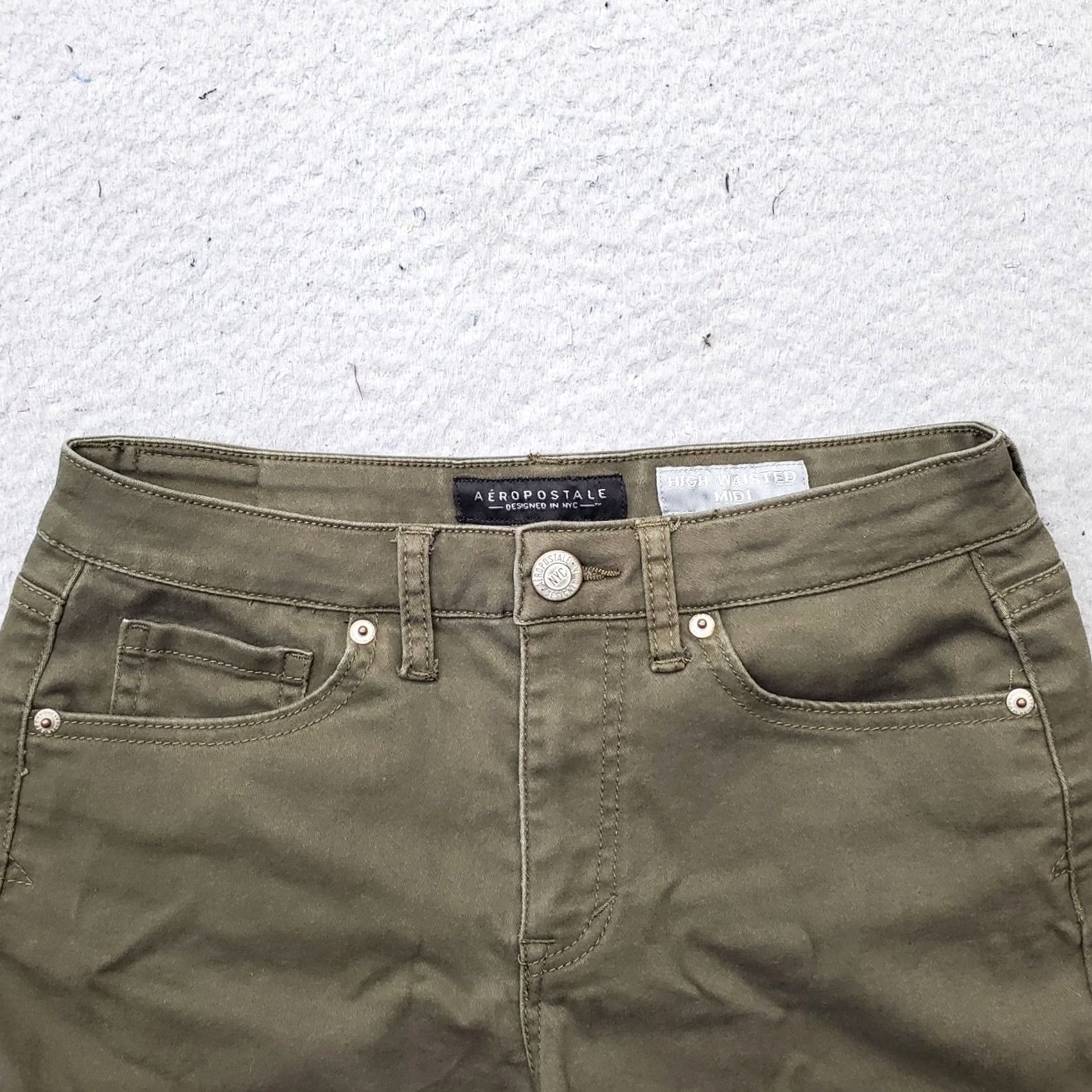 Vintage Aéropostale Womens 4 Green Denim Midi Shorts High-Waisted Cuffed Hem 5-Pocket Denim Shorts Size 27" / US 4 / IT 40 - 7 Thumbnail