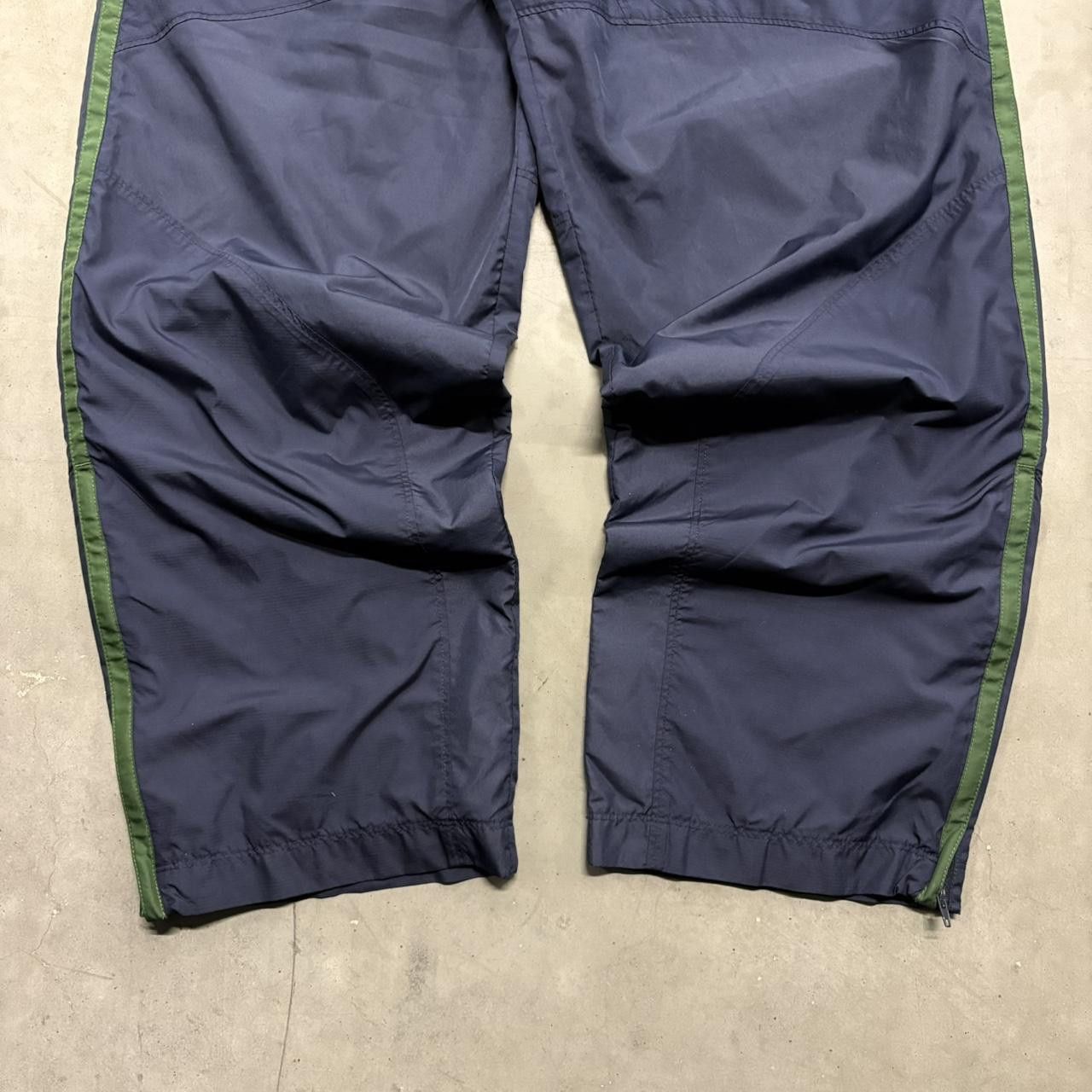 Nike Crazy Vintage Y2K/2000s Super Baggy Navy Blue Striped Nike TrackPants! Size US 32 / EU 48 - 4 Thumbnail