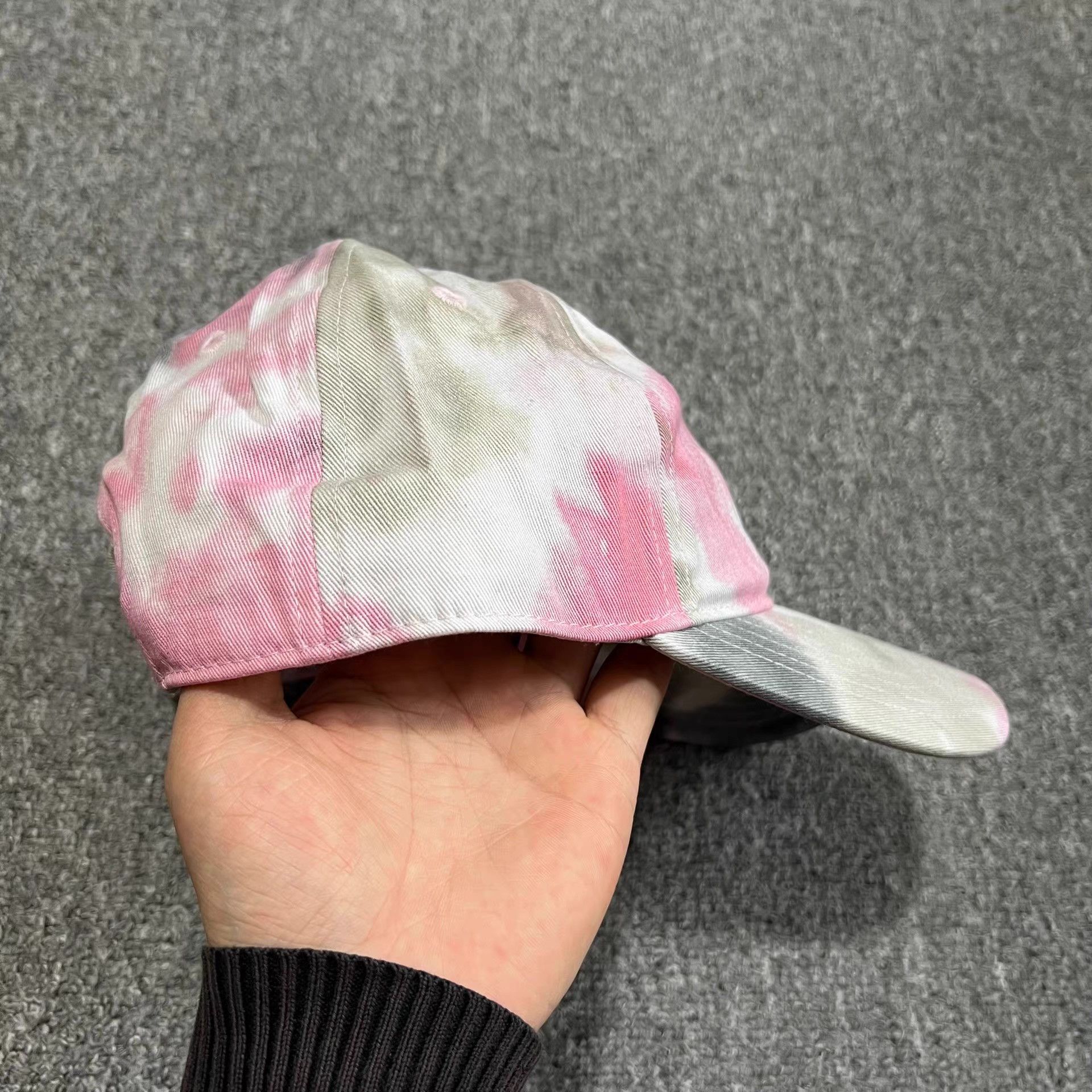 Cross Colours Cross Colours curved brim baseball cap sun hat。 Q7 Size ONE SIZE - 6 Thumbnail