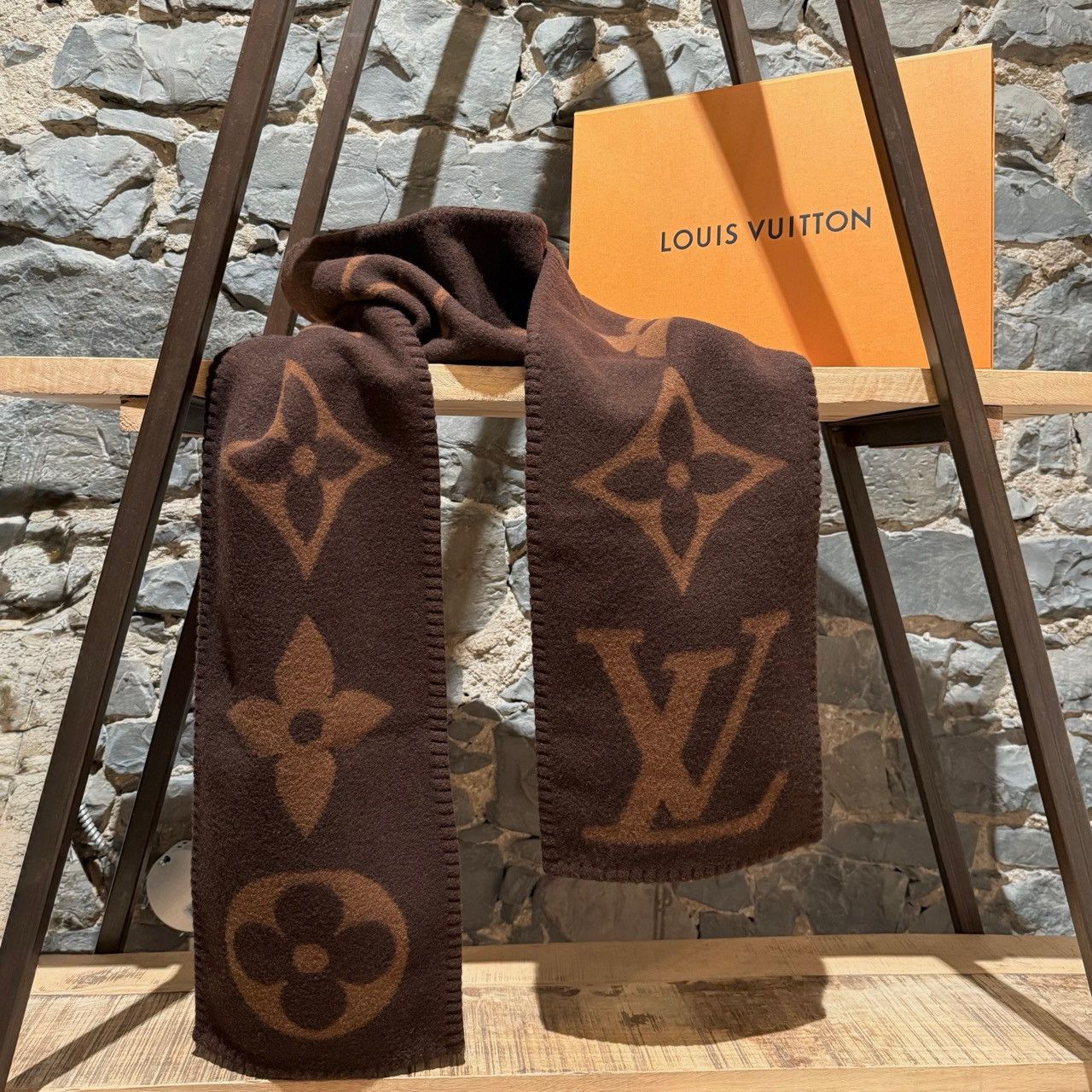 Louis Vuitton Louis Vuitton Brown Cashmere Monogram Sweet Dreams Scarf Size ONE SIZE - 2 Thumbnail