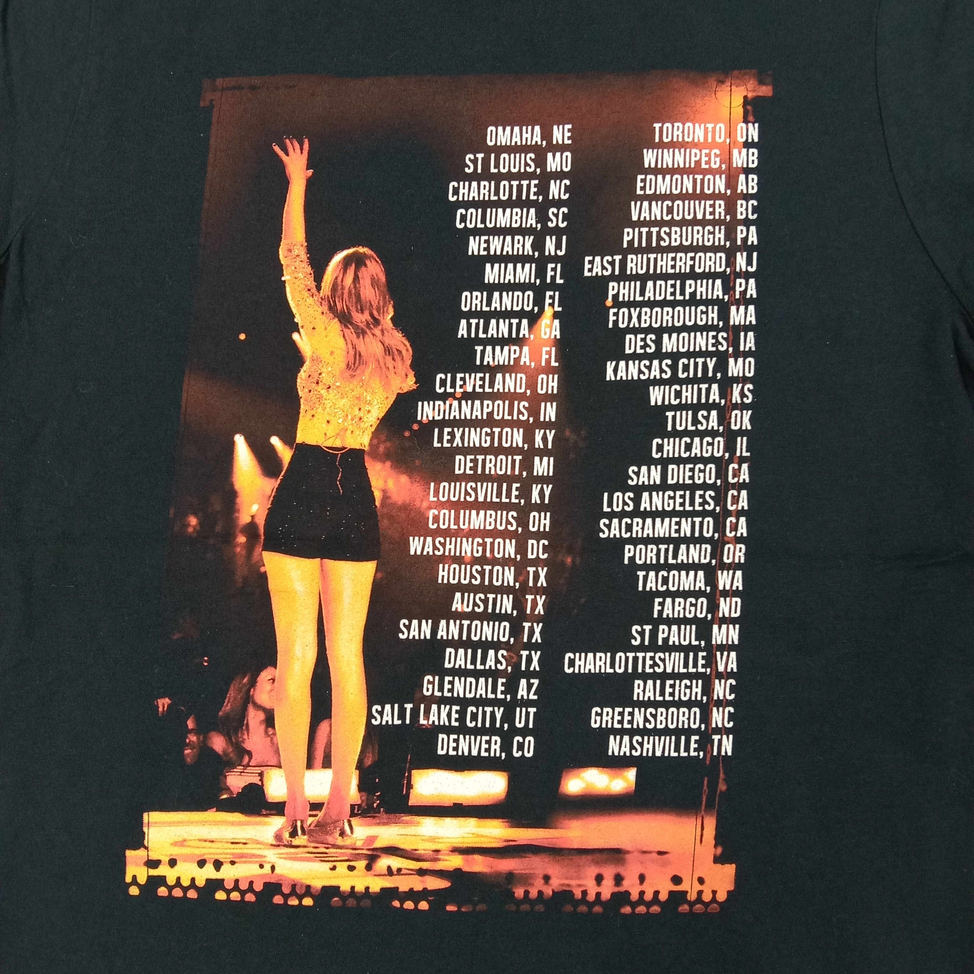 Band Tees Taylor Swift The Red Solo Singer Tour Tshirt C259N53 Size US S / EU 44-46 / 1 - 5 Thumbnail