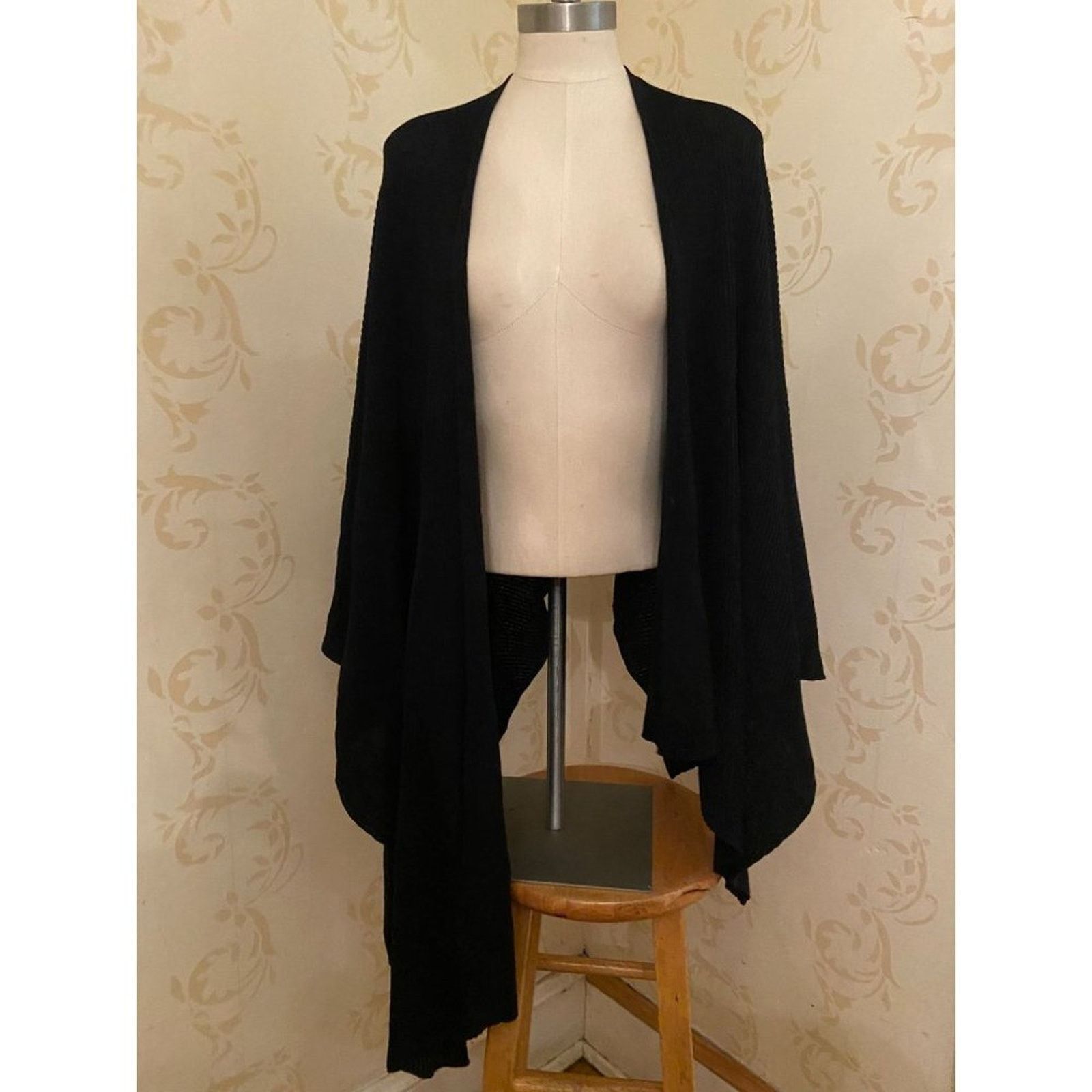St. John St. John Collection Beautiful Black Sweater Cape Sweater Size ONE SIZE - 5 Thumbnail