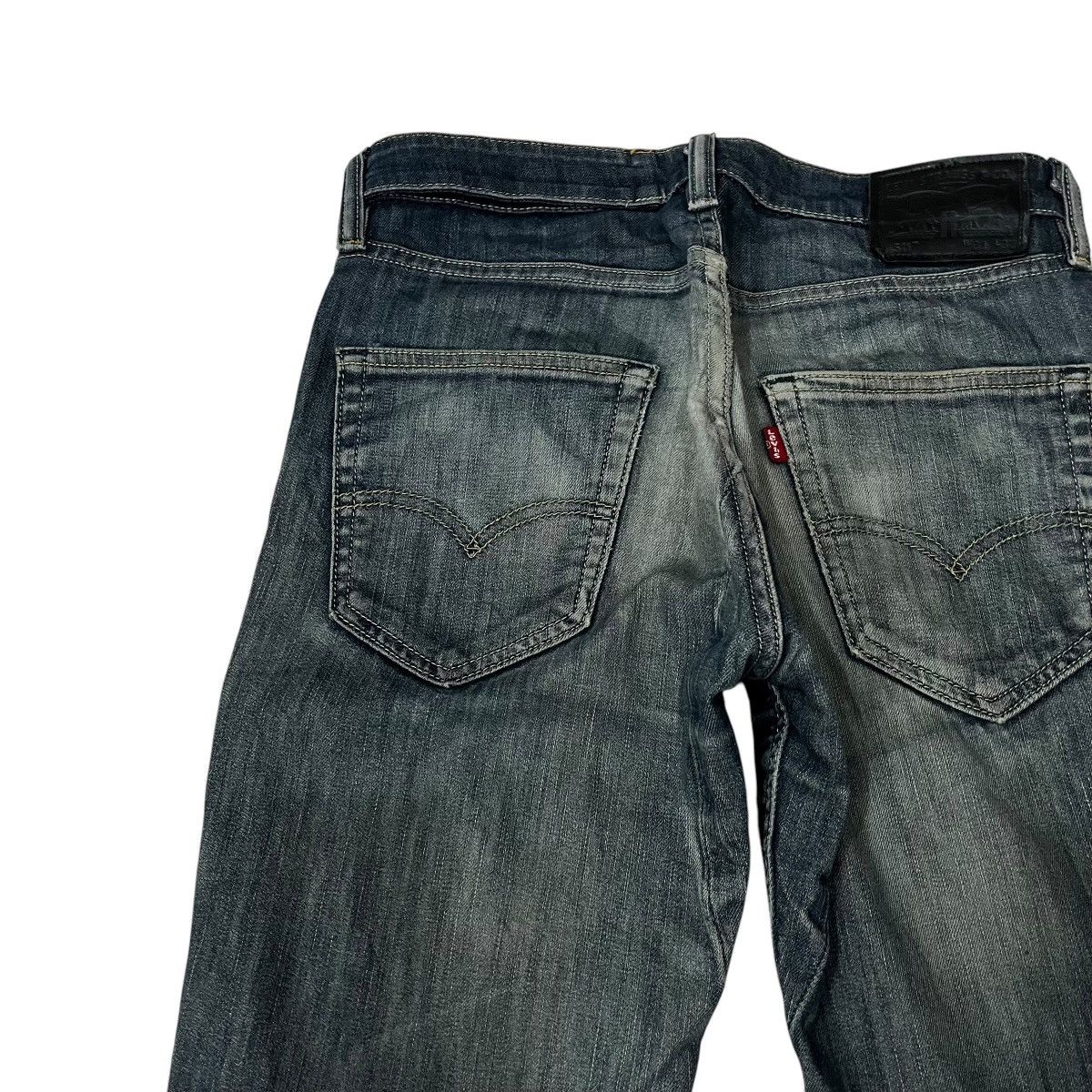 Japanese Brand Vintage Y2K Levi’s Distressed Denim Jeans Size US 31 - 11 Thumbnail