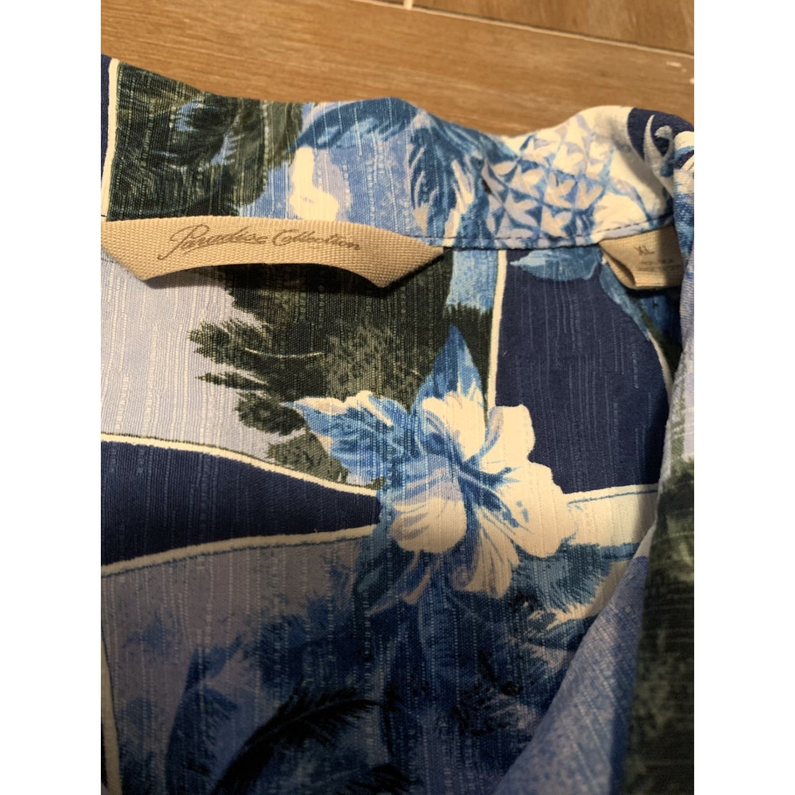 Tommy Bahama VINTAGE Paradise Collection Tommy Bahama Hawaiian Silk Shirt Blue Pineapple XL Mens Short Sleeve 100% Silk Size US XL / EU 56 / 4 - 4 Thumbnail