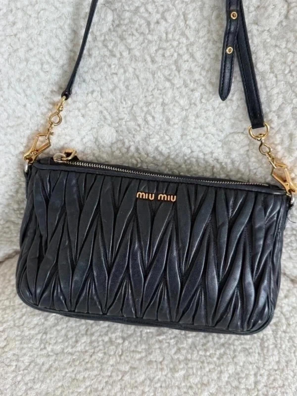 Miu Miu Miu Miu matelassé leather shoulder bag in black Size ONE SIZE - 5 Thumbnail
