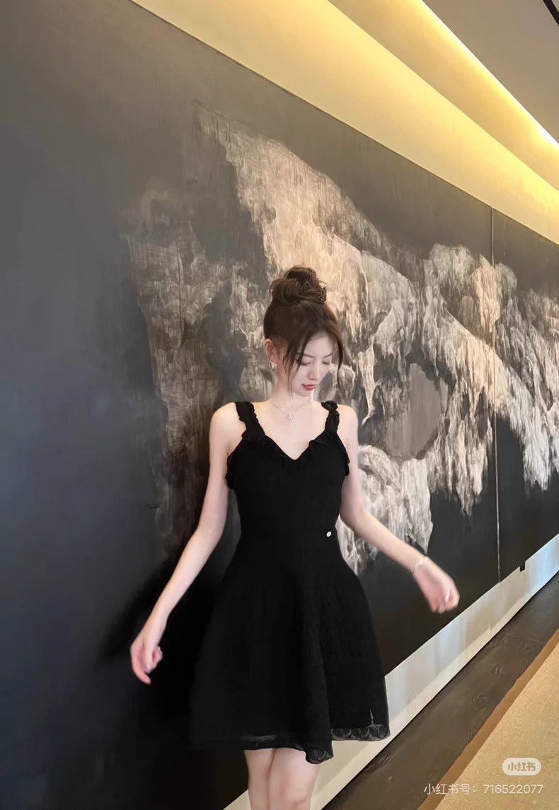 Chanel Chanel Black lace dress Size S / US 4 / IT 40 - 5 Thumbnail