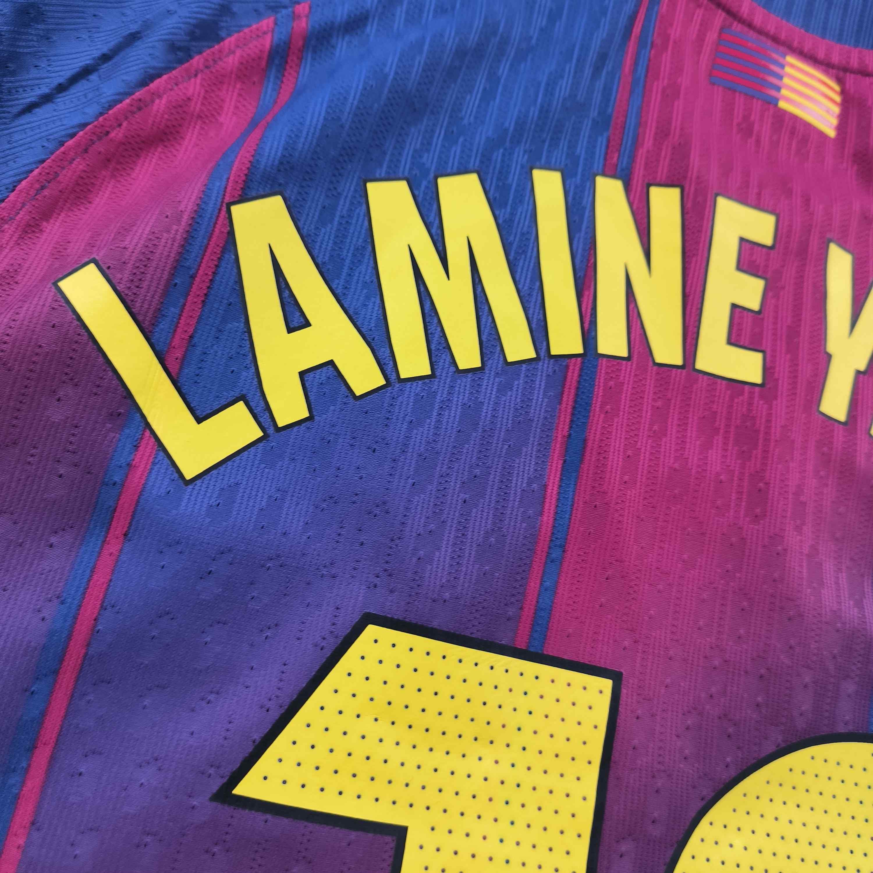 Nike FC Barcelona 2025-26 Nike home Yamal football jersey size M Size US M / EU 48-50 / 2 - 10 Thumbnail