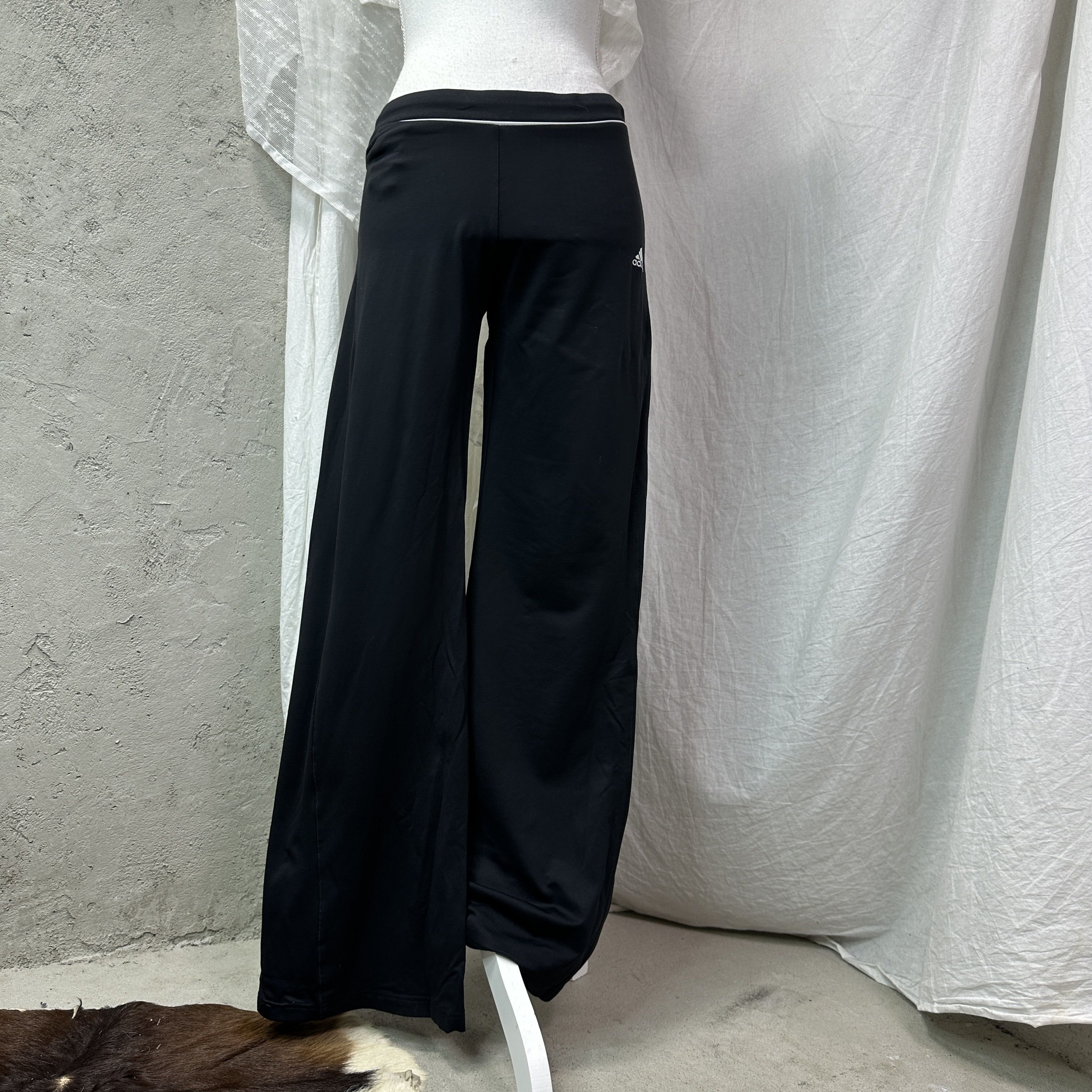 Adidas Vintage Sporty Flared Pilates Adidas Sweatpants Y2K Size 25" / US 0 / IT 36 - 7 Thumbnail