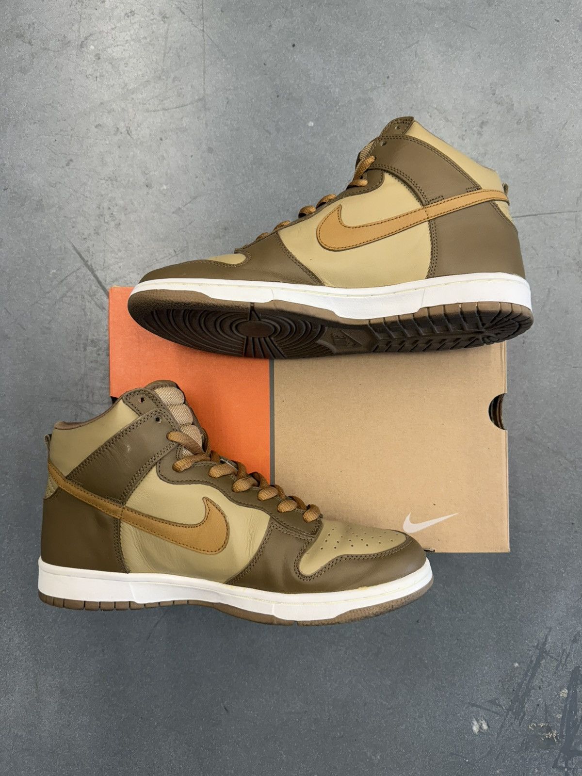 Nike × Vintage 2003 Nike Dunk High Hay Maple Taupe Size US 10.5 / EU 43-44 - 1 Thumbnail