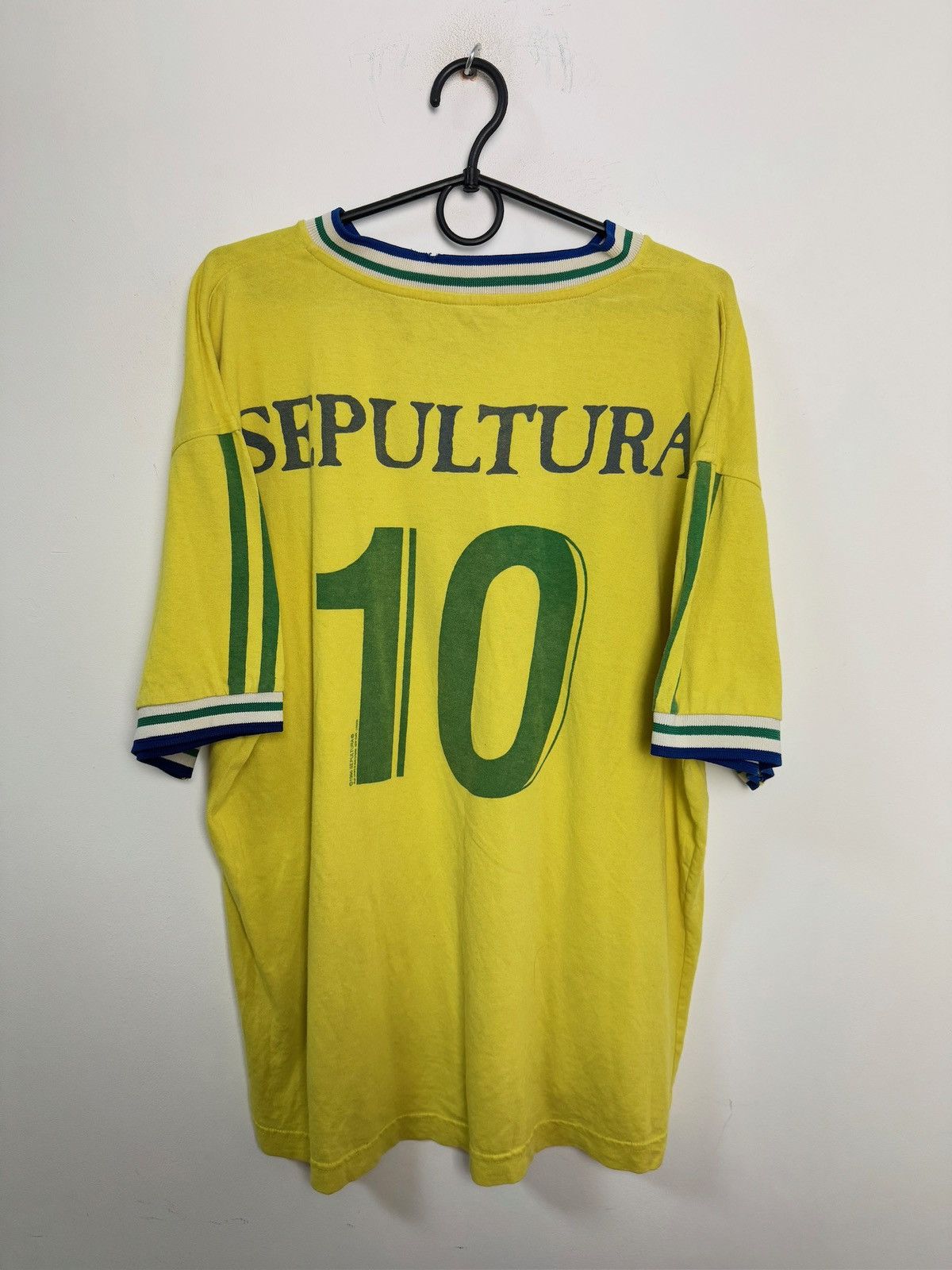 Band Tees × Vintage Vintage Sepultura #10 Brazil Rock Band T-Shirt Soccer Size US XL / EU 56 / 4 - 2 Thumbnail