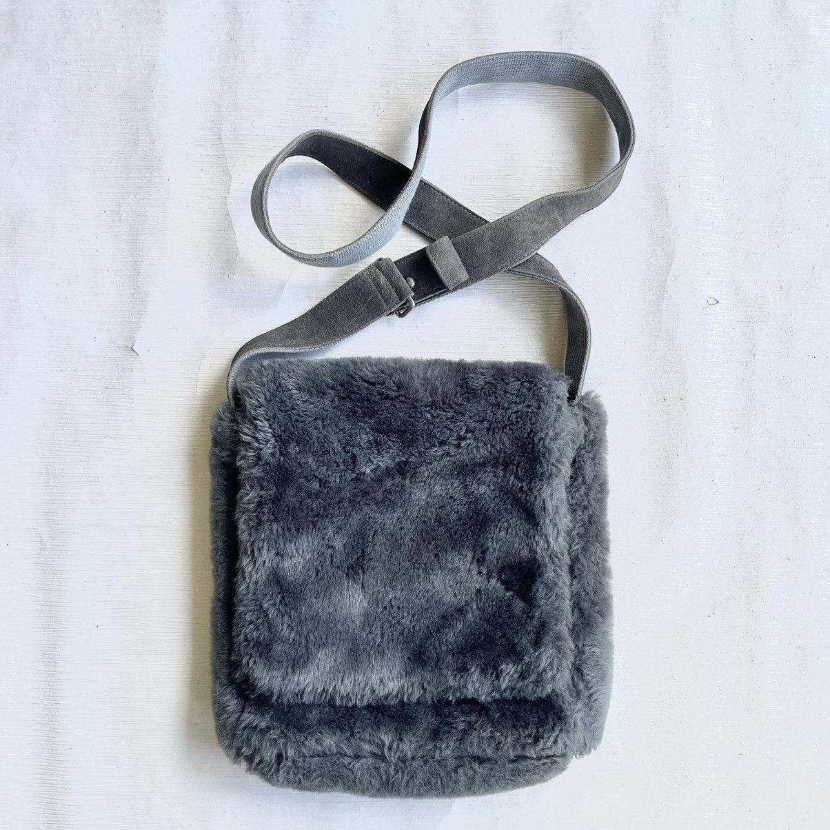 Designer × Japanese Brand × Yohji Yamamoto ❗️RARE ❗️Ined Homme Yohji Yamamoto Japan Furry Crossbody Size ONE SIZE - 6 Thumbnail
