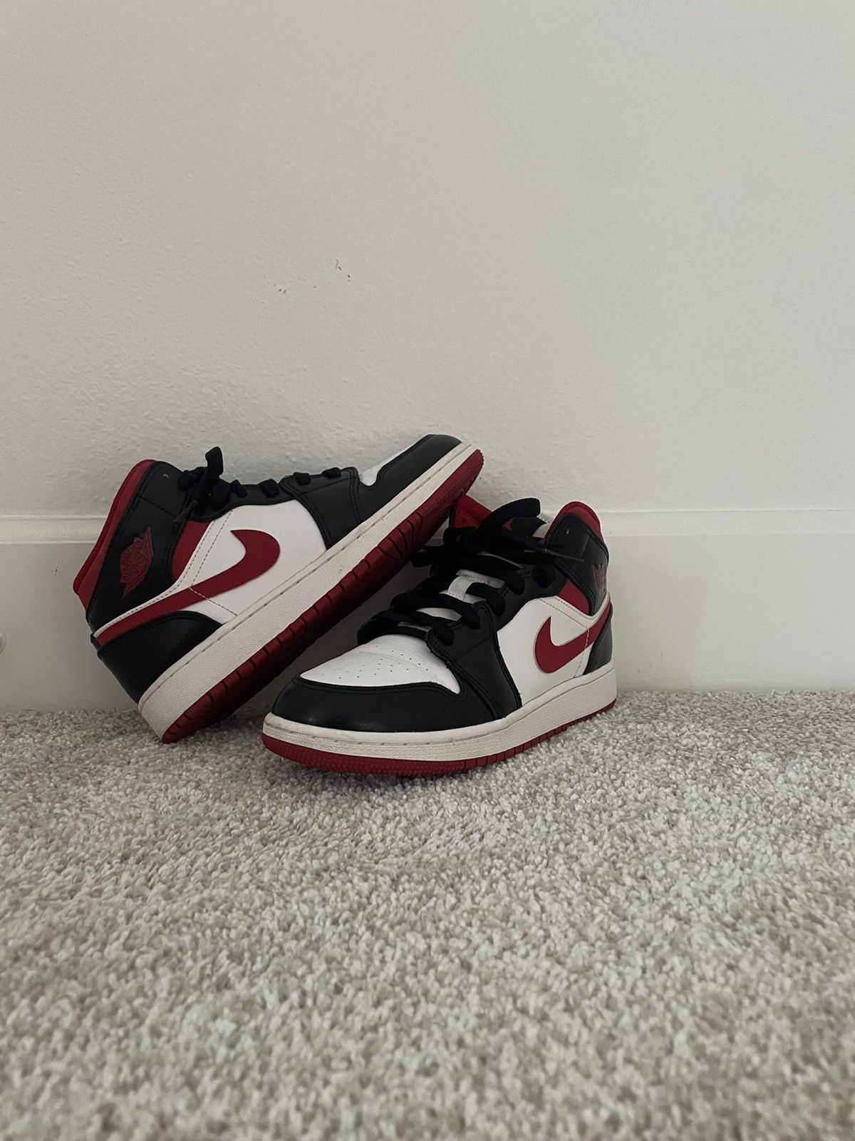 Air Jordan Mid GS Black Gym Red' WOMENS