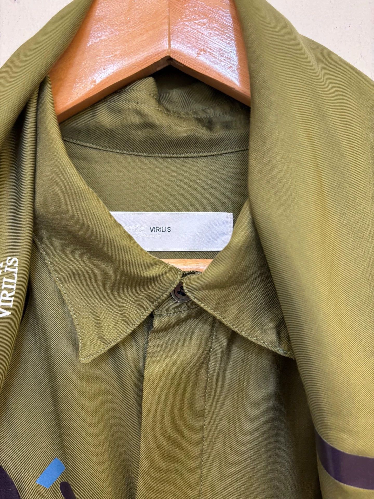 TOGA VIRILIS Toga Virilis Detachable Scarf Shirt 95% New Size 48 Size US M / EU 48-50 / 2 - 2 Thumbnail