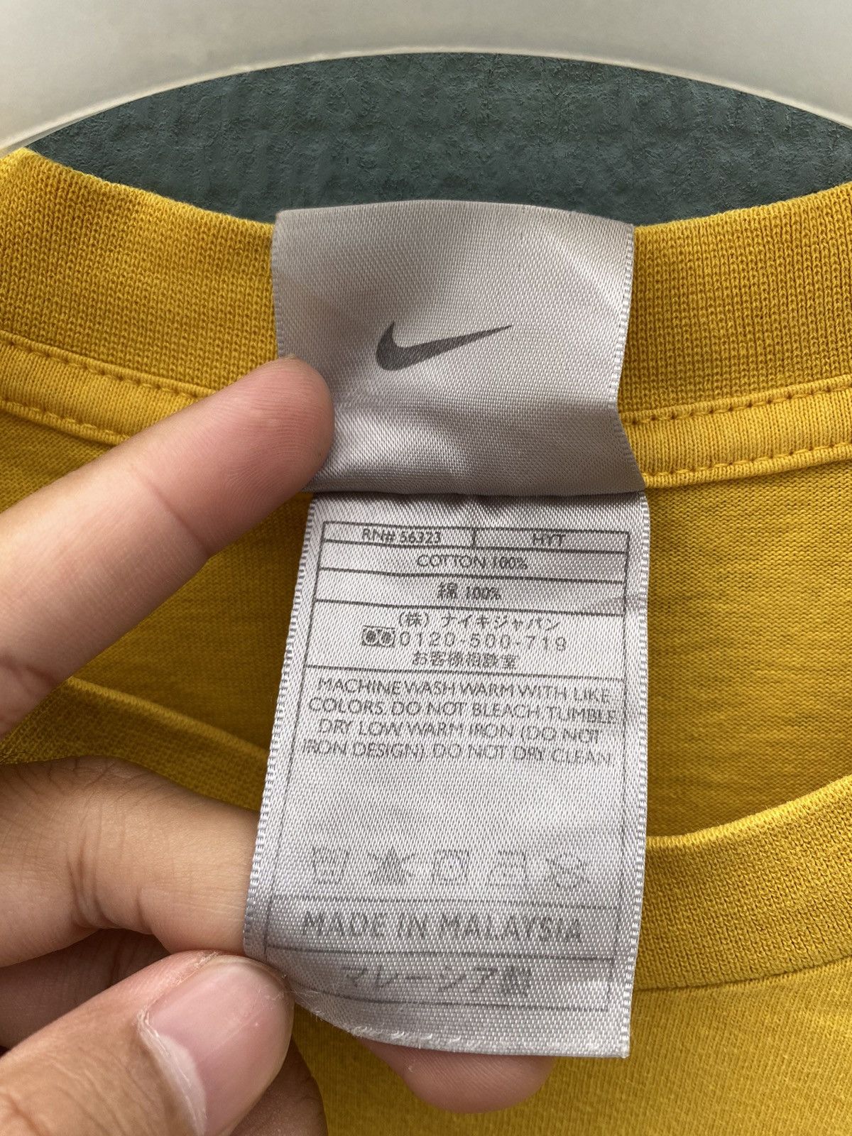 Nike × Vintage 💸NEED GONE💸Vintage thrashed nike center yellow tee Size US L / EU 52-54 / 3 - 7 Thumbnail