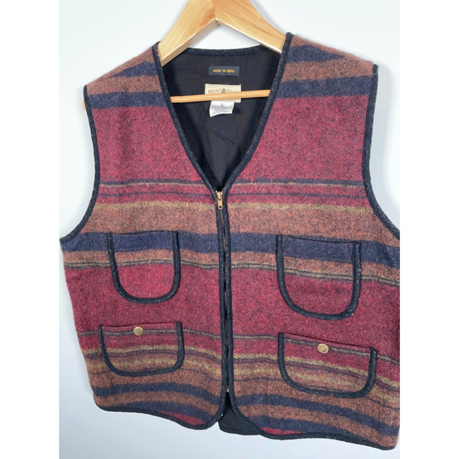 Vintage Northwest Territory Wool Vest Men's Large Red Striped Outdoor Zip Up Size US L / EU 52-54 / 3 - 7 Thumbnail
