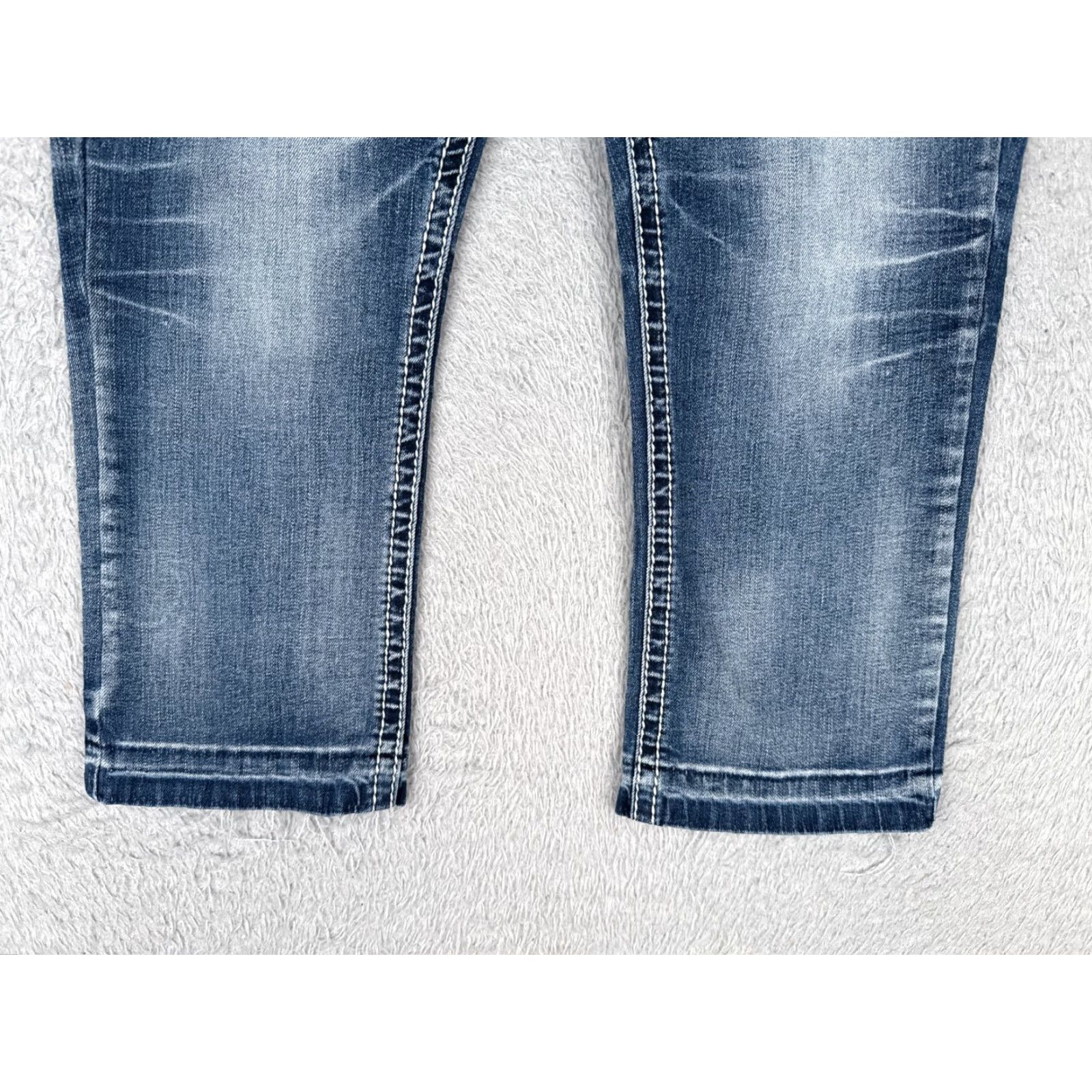 Vintage Shyanne Jeans Women 28 Blue Denim Distressed Straight Leg 28x18 Cotton Blend 5-Pocket Size 28" / US 6 / IT 42 - 2 Thumbnail