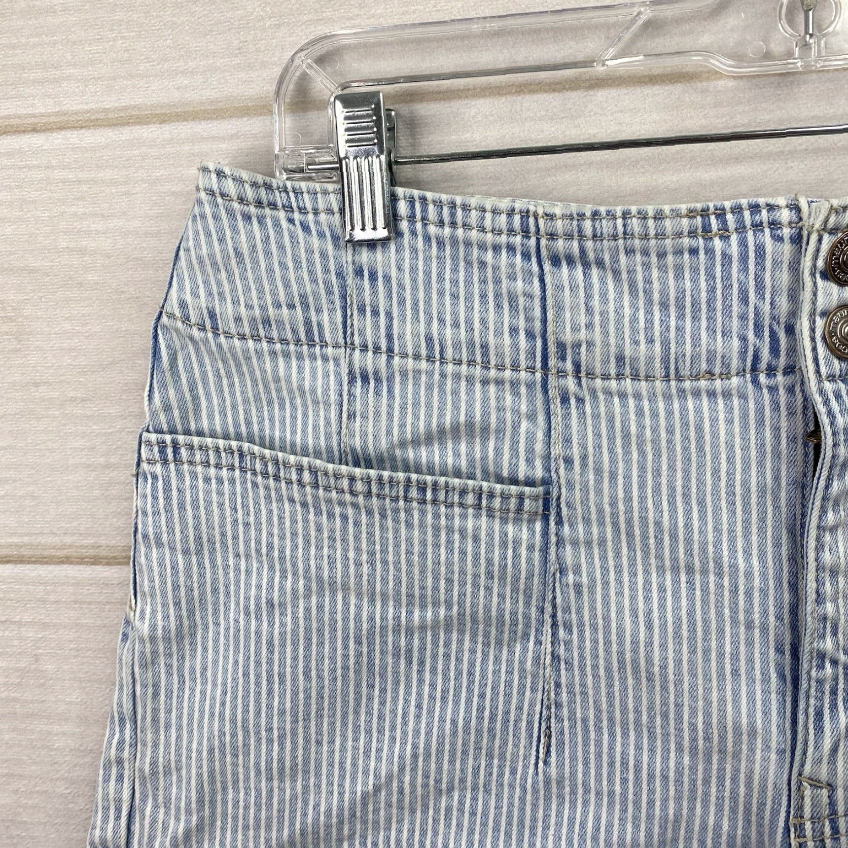 Vintage **Women's Maurices Blue White Striped Denim Shorts Size 12** User: **Blue Women's Maurices White Striped Denim Size 12 Shorts** Size 34" / US 12 / IT 48 - 2 Thumbnail