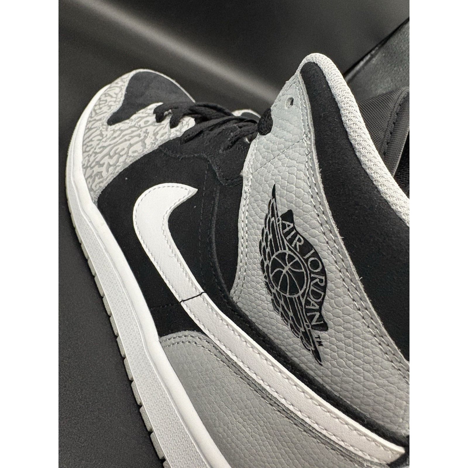 Nike Nike Air Jordan Retro 1 Mid SE Elephant Toe Men's Size 10 Size US 10 / EU 43 - 3 Thumbnail