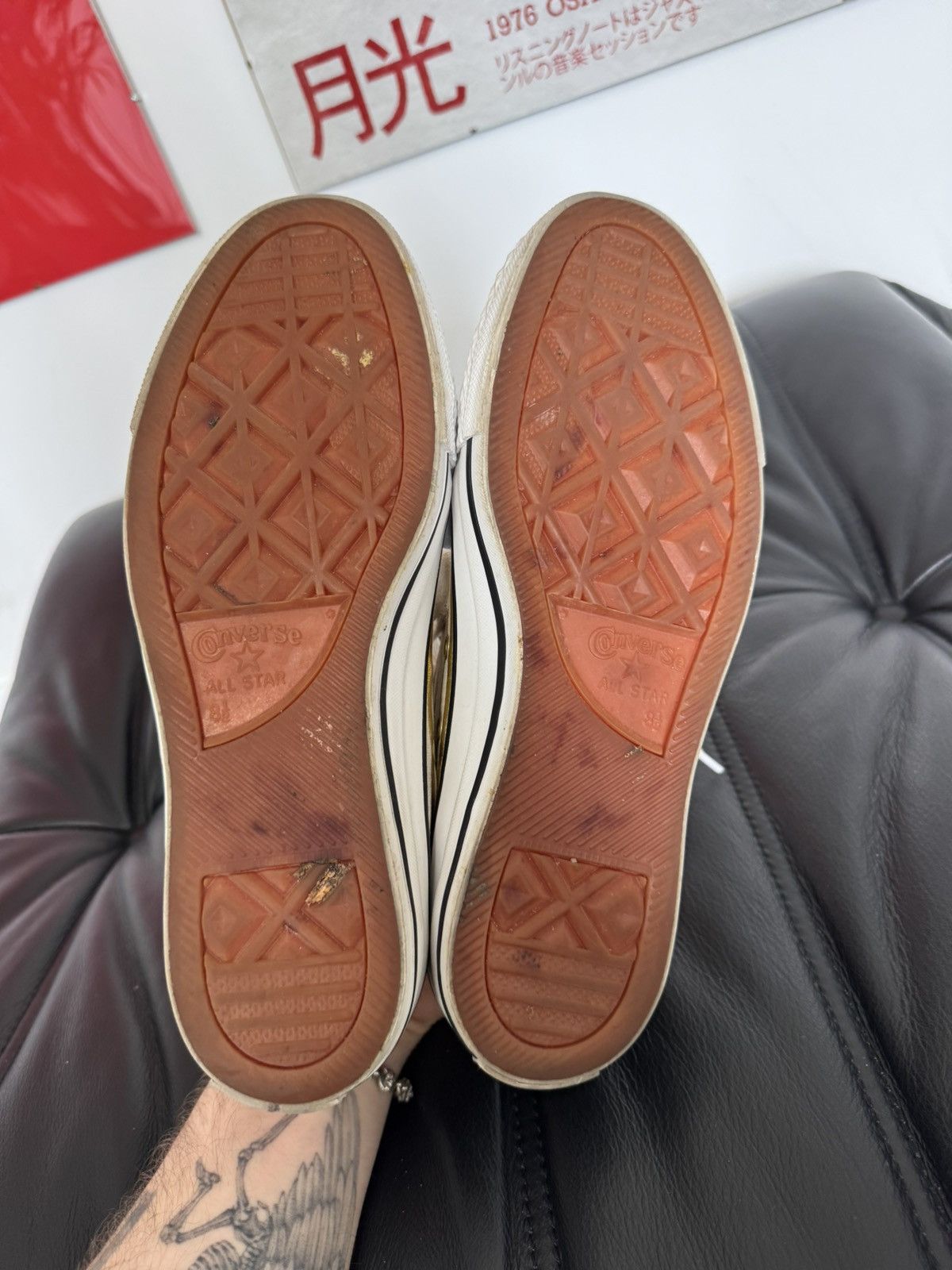 Converse × Fragment Design Fragment Design x Converse Chuck Taylor Low Gold Stripes Size US 8.5 / EU 41-42 - 9 Thumbnail