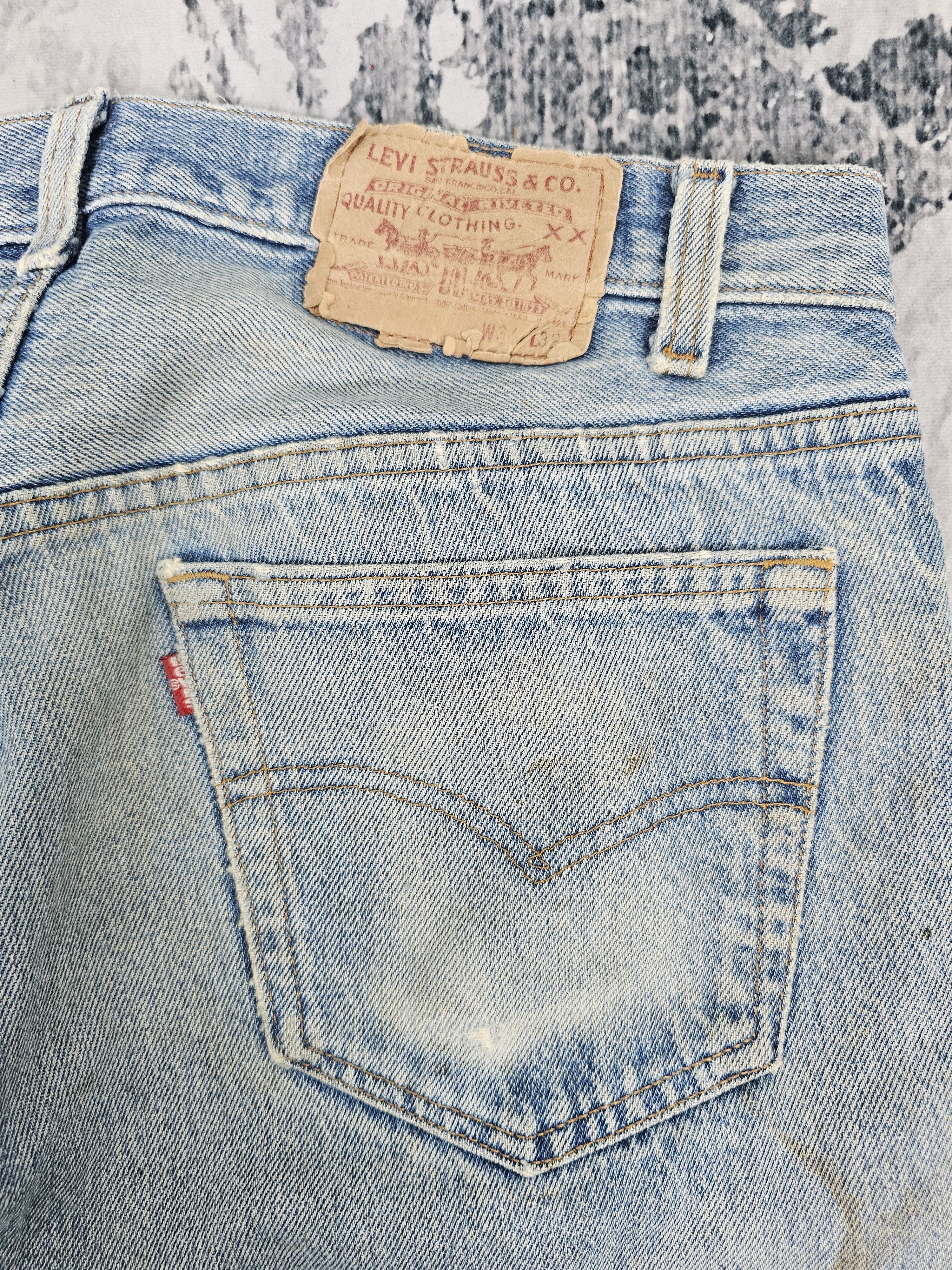 Levi's Vintage Clothing Vtg 90'S LEVIS 501 Ripped Yellow Stain Faded Jeans L0496 Size US 33 - 11 Thumbnail